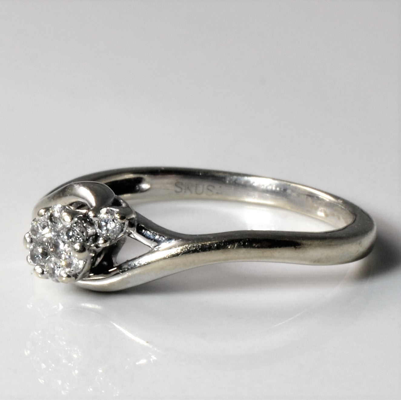 Bague trois diamants sertie de diamants croisés | 0,08 ct | Taille 4,25 |