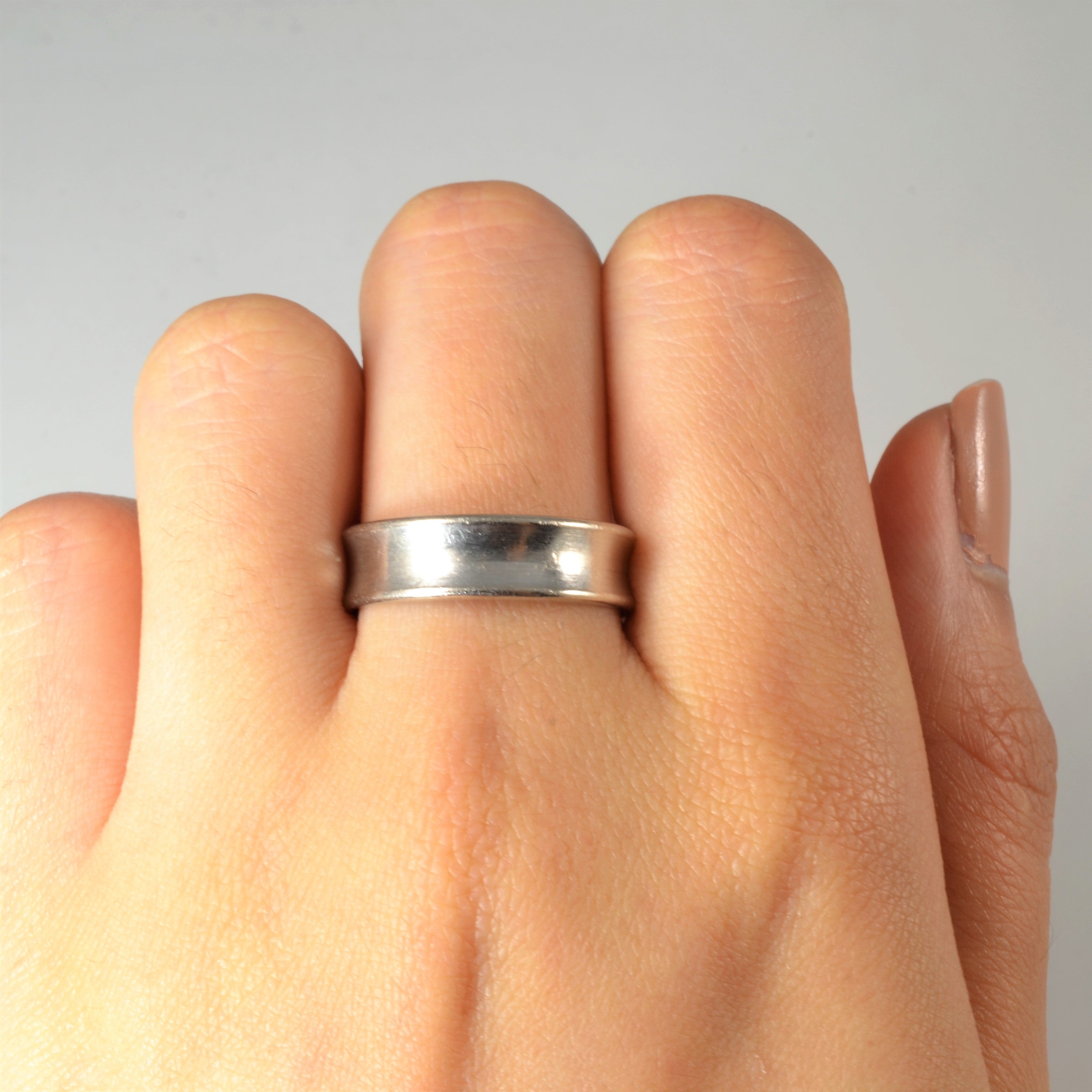 White Gold Concave Band | SZ 8.75 |