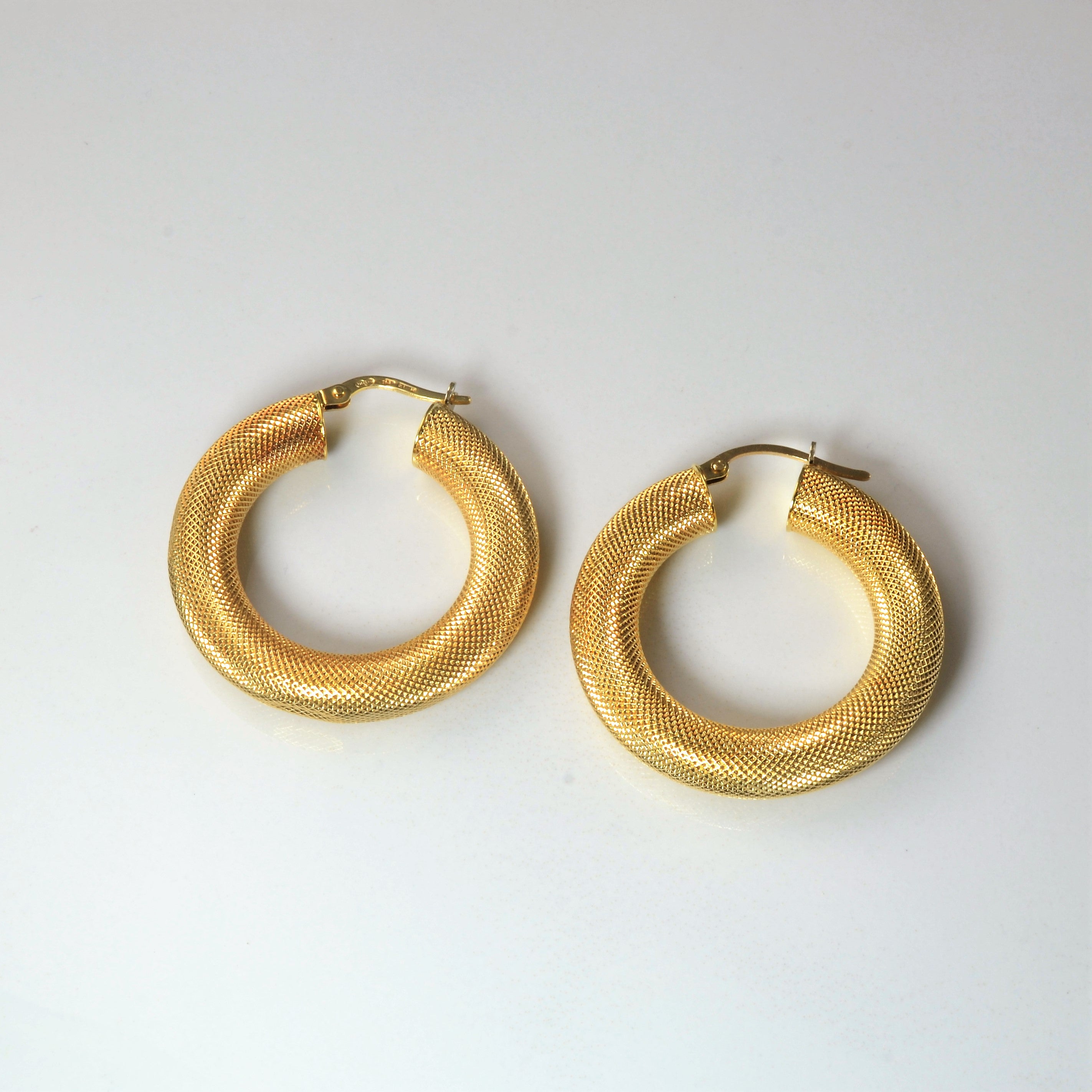 Textured 18K Gold Puffy Hoop Earrings |
