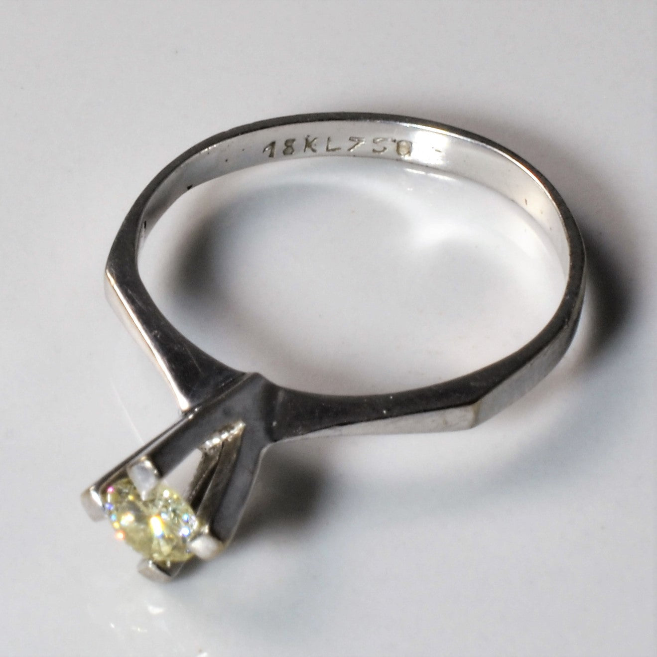 1960s High Set Tapered Solitaire Diamond Ring | 0.22ct | SZ 7 |