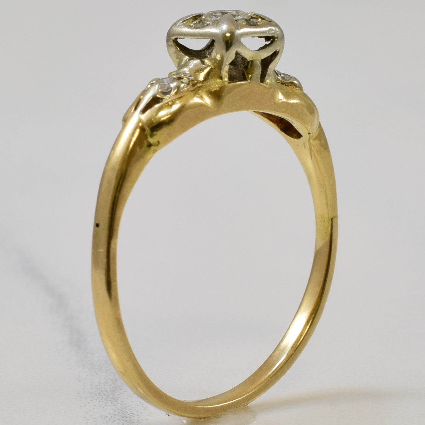Retro Three Stone Diamond Ring | 0.20ctw | SZ 8.75 |