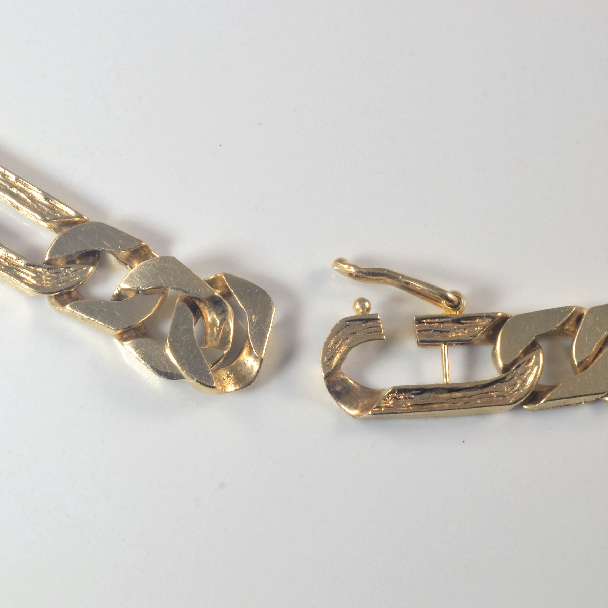 10k Yellow Gold Figaro Chain | 25.5" |