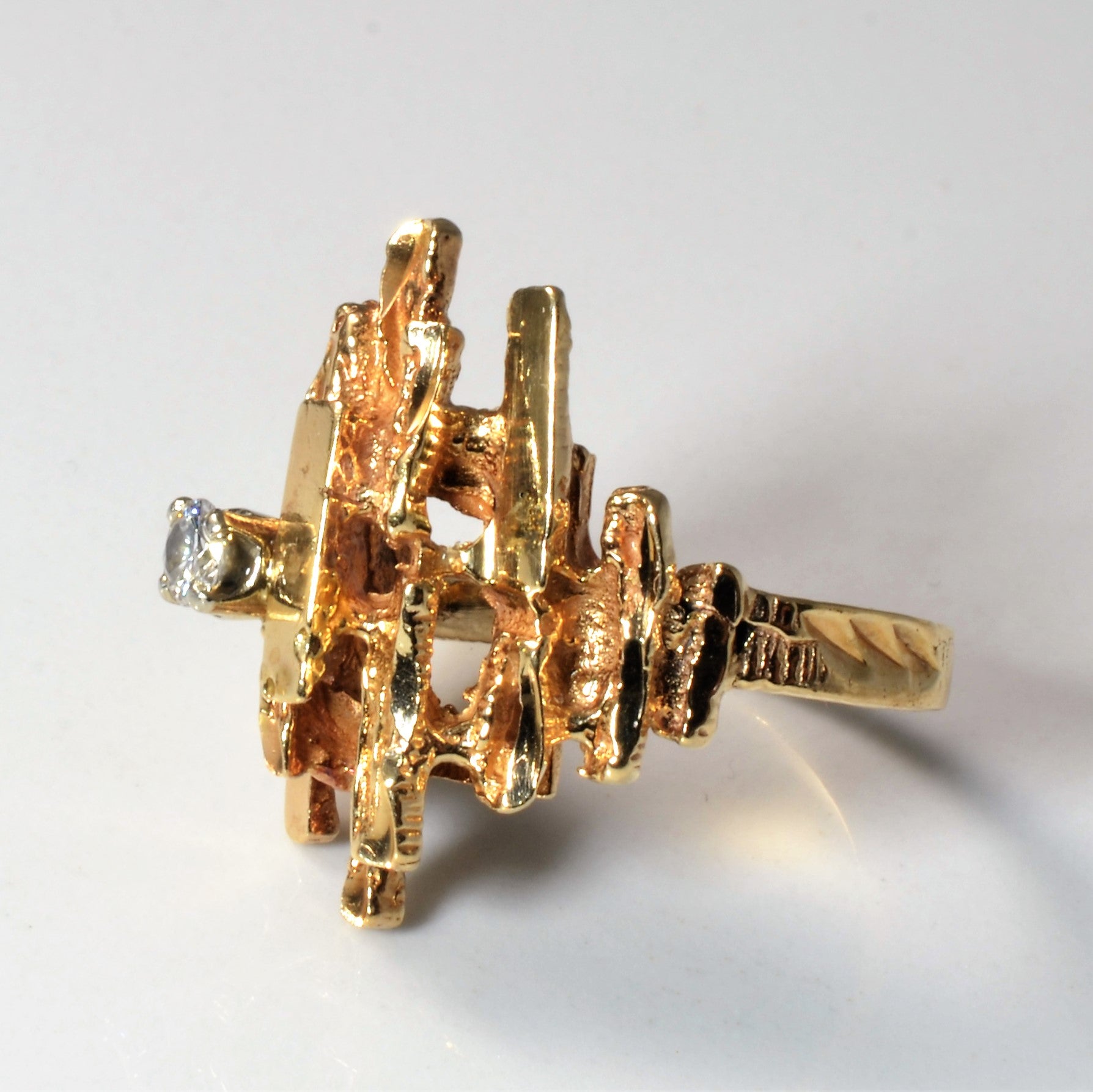 Classic 1960s Cocktail Ring | 0.16ct | SZ 6.75 |
