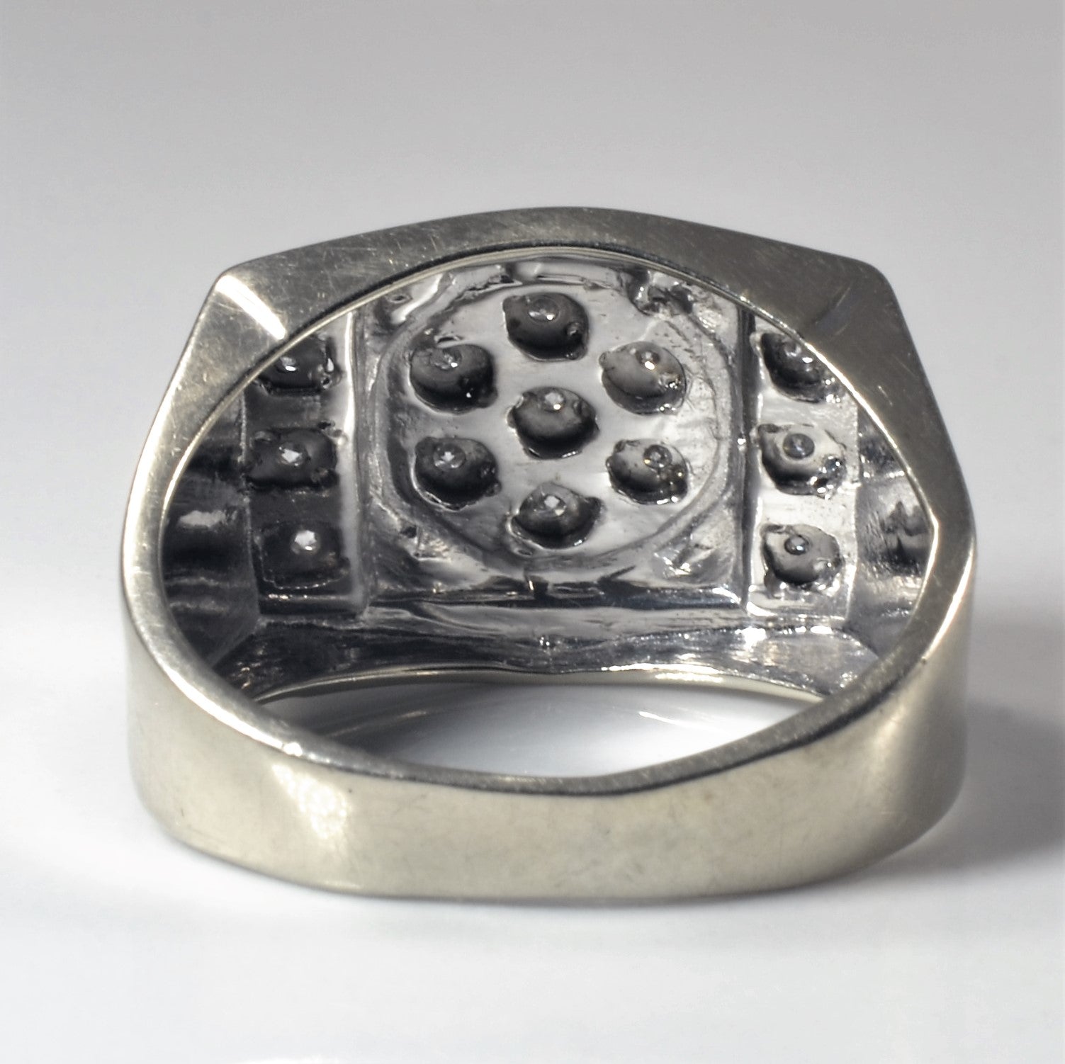 Bague large sertie de diamants | 0,13 ct | Taille 5,75 |