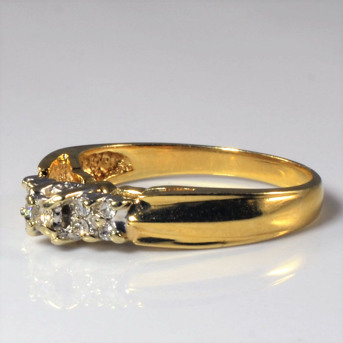 Side Cluster Diamond Ring | 0.11ctw | SZ 6 |