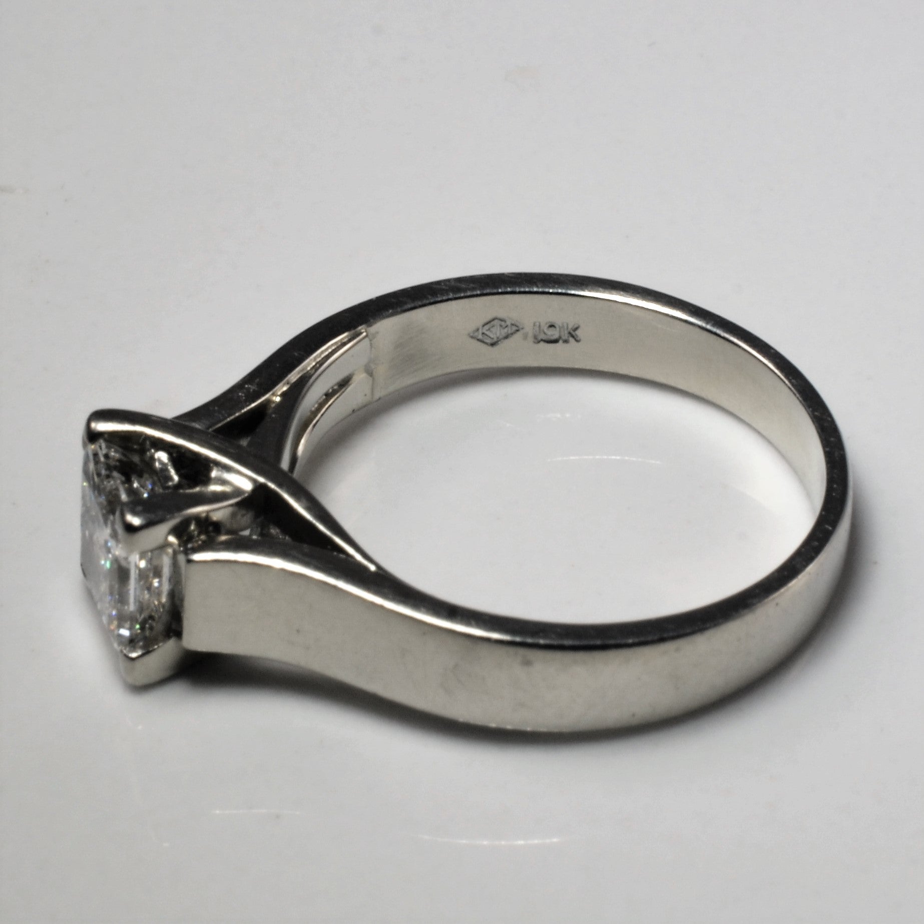 Bague de fiançailles diamant princesse à large anneau | 0,90 ct | Taille 6,25 |