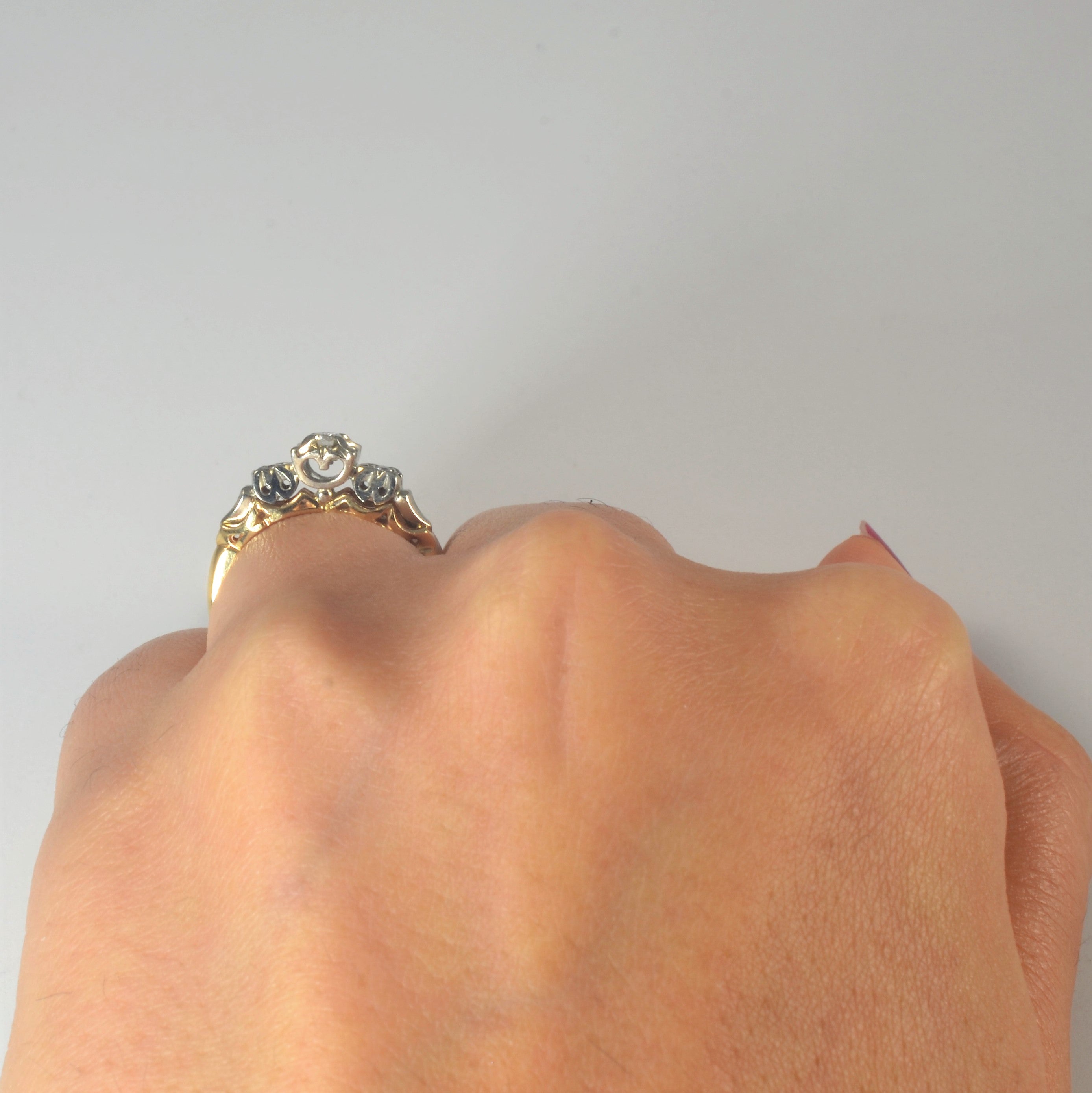 Retro Diamond Ring | 0.09ctw | SZ 4.75 |