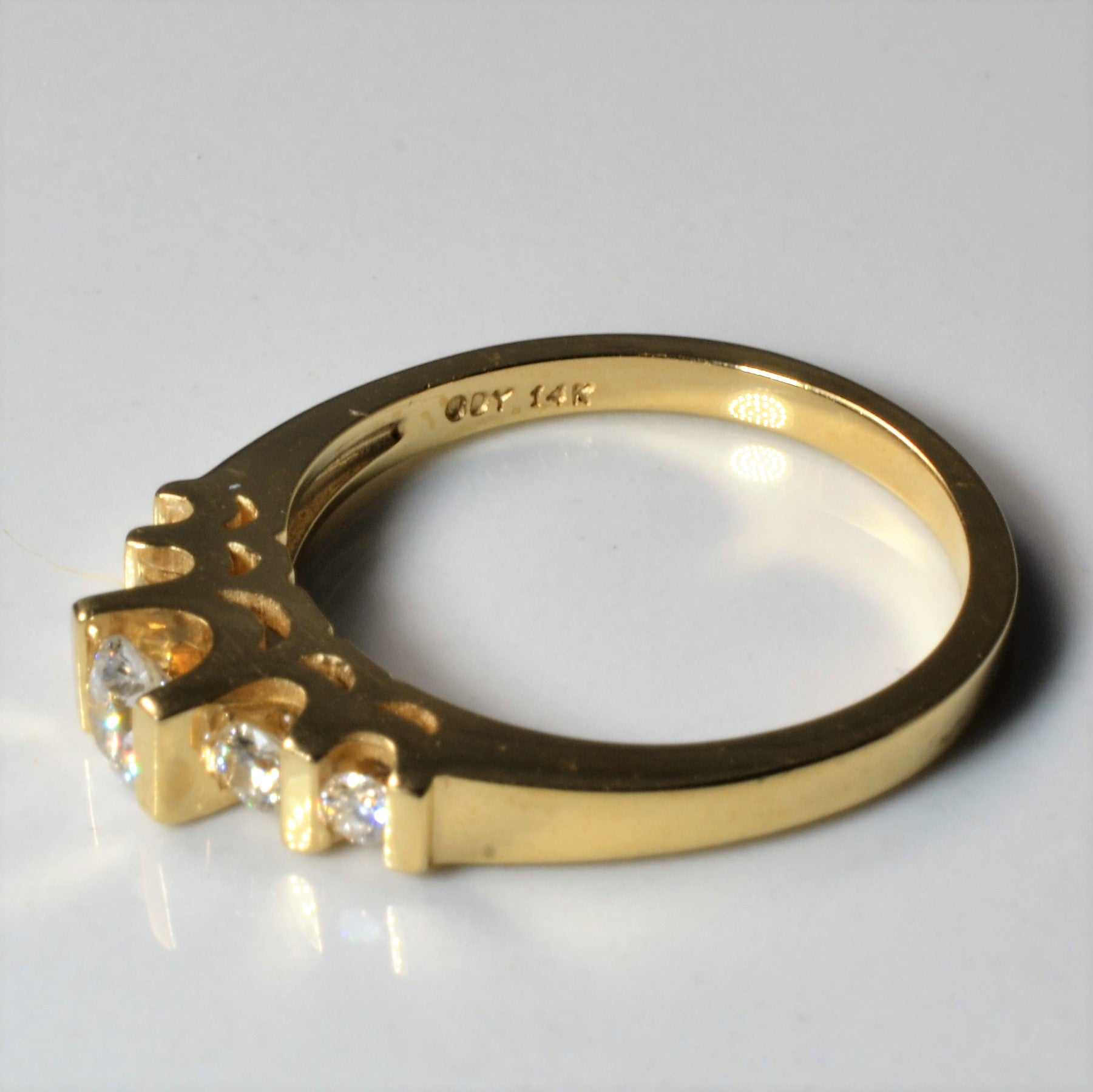 Five Stone Diamond Ring | 0.32ctw | SZ 5.75 |