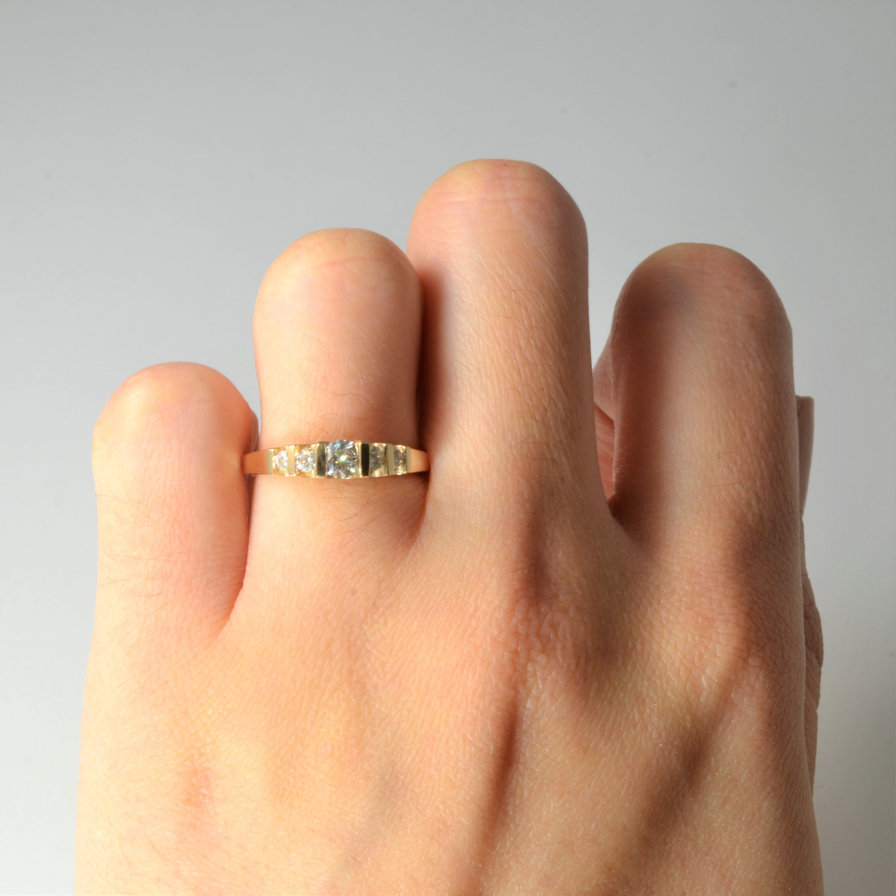 Five Stone Diamond Ring | 0.32ctw | SZ 5.75 |
