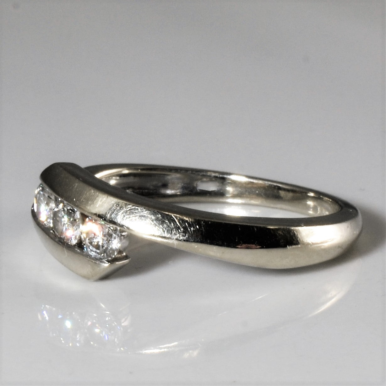 Bypass Three Stone Diamond Ring | 0.32ctw | SZ 6.25 |
