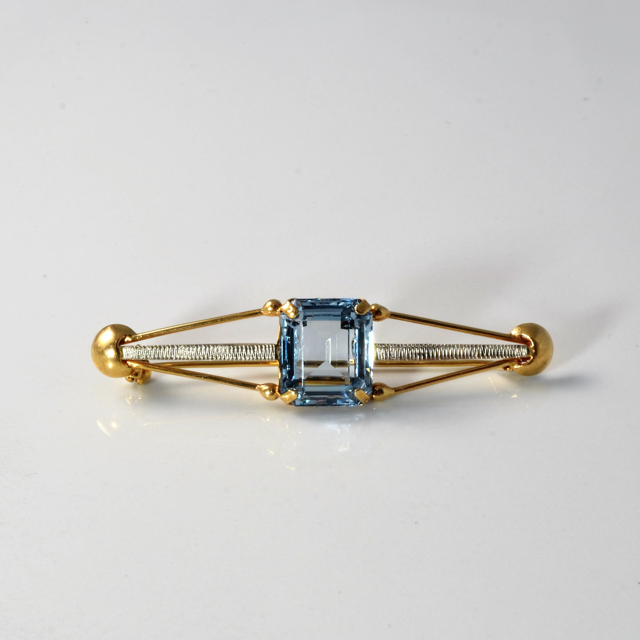 Retro Blue Topaz Brooch | 9.50 ct |