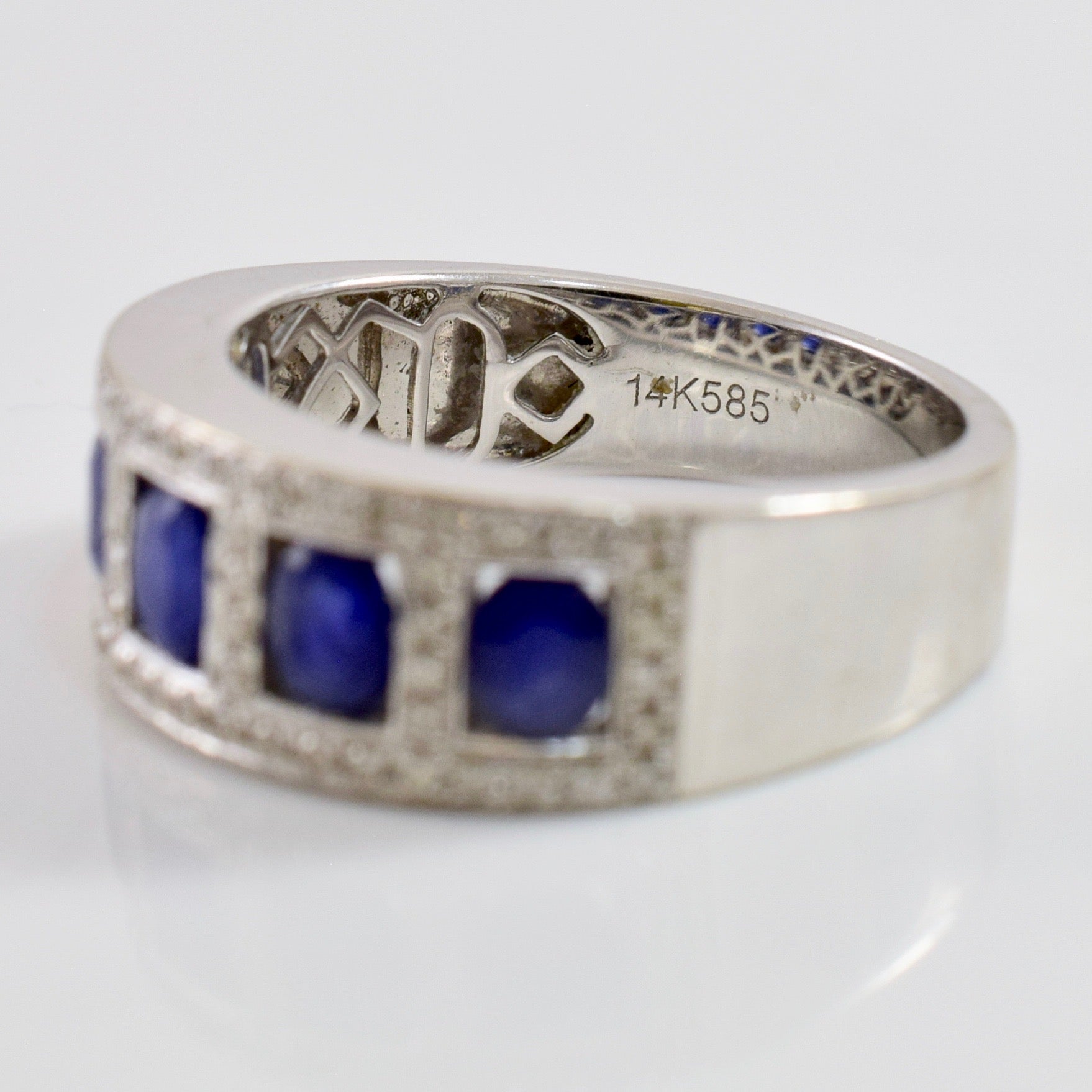 Window Set Sapphire and Diamond Ring | 0.21 ctw SZ 6.5 |