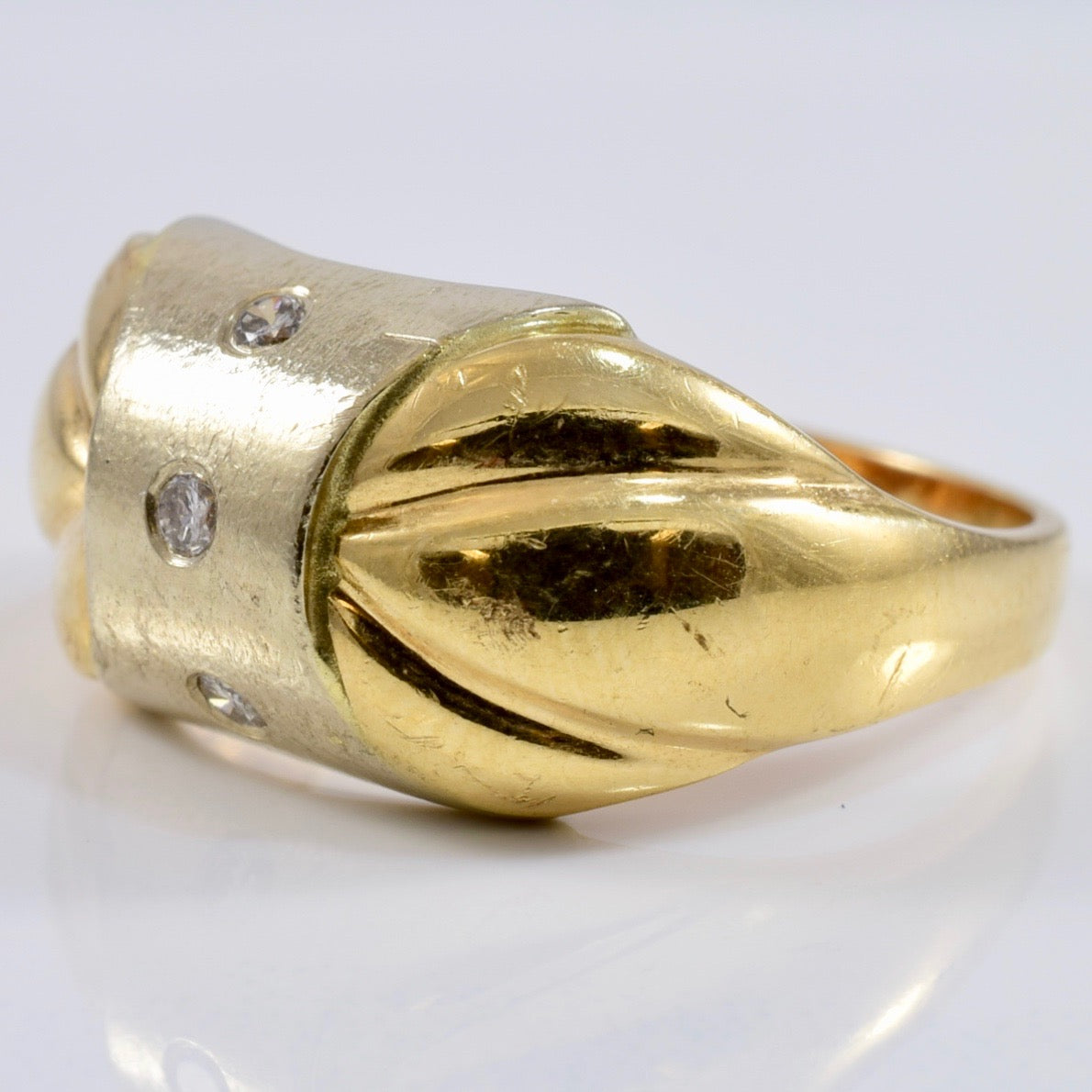Cinched Gold Ring | 0.07 ctw SZ 6.25 |