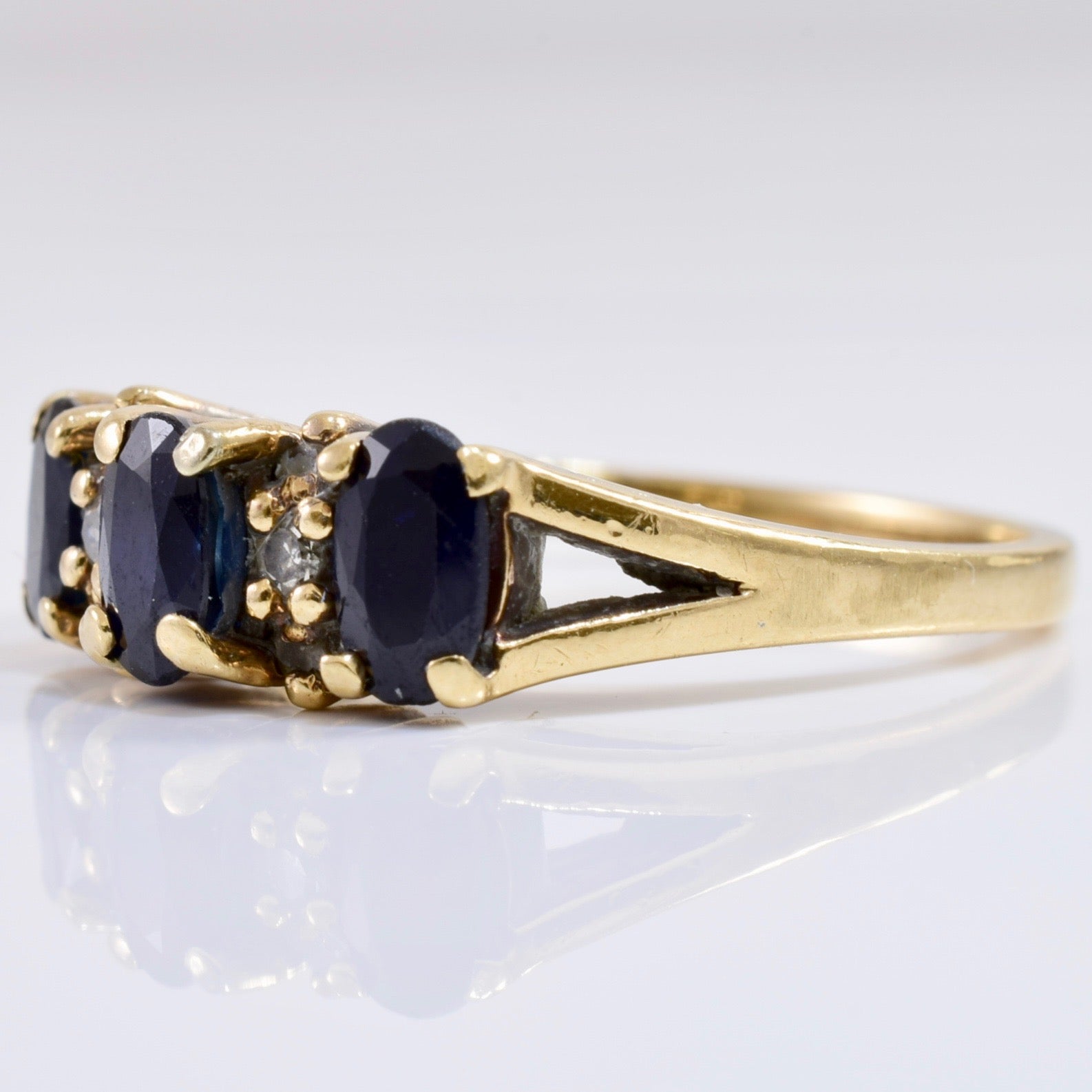 Sapphire and Diamond Ring | 0.06 ctw SZ 5.5 |