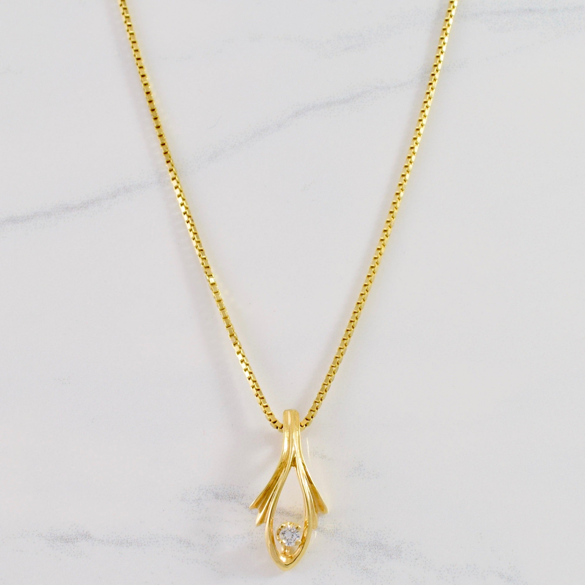 Diamond Pendant and Necklace | 0.10 ct SZ 20" |