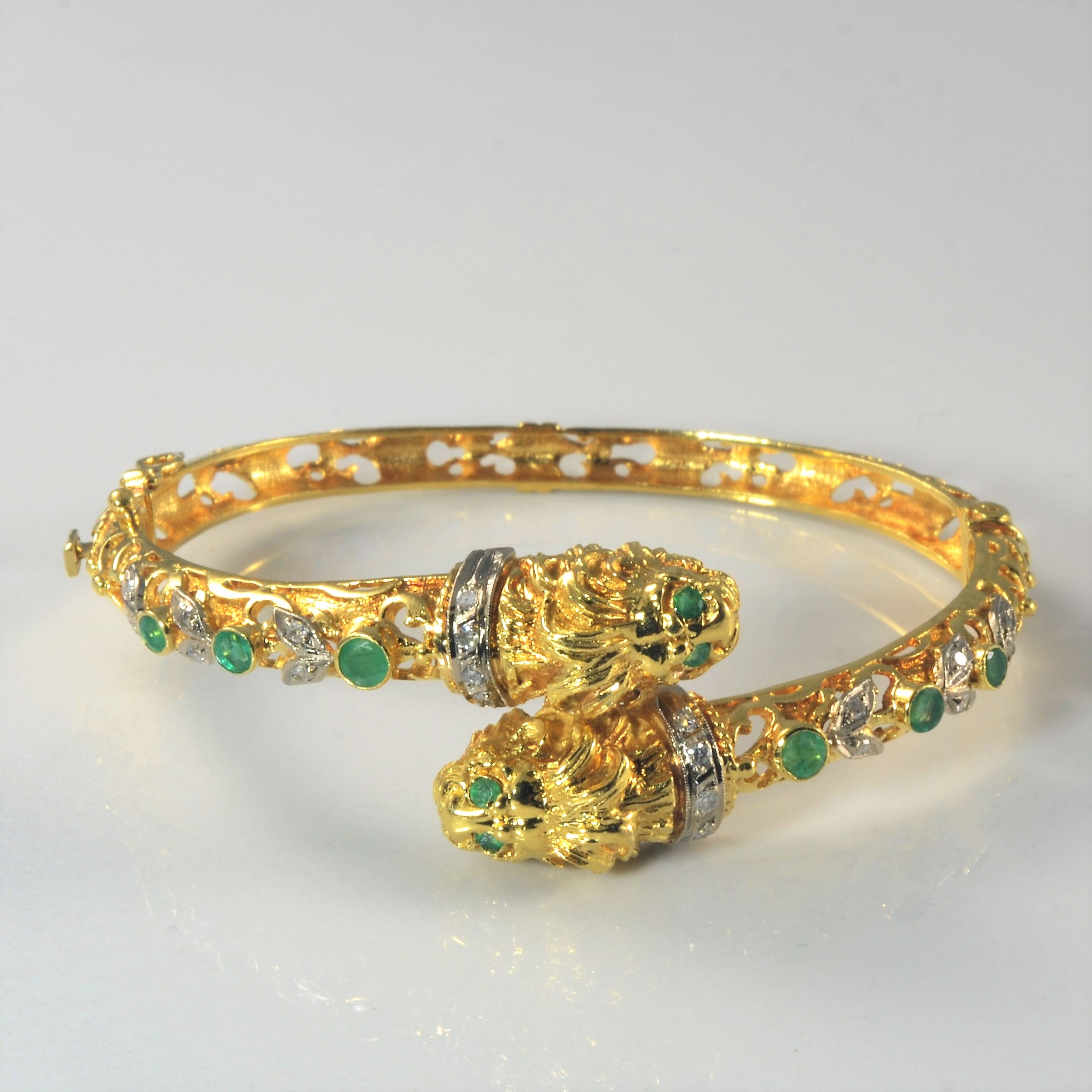 Bracelet jonc Lion Émeraude Bypass | 0,60 ct, 0,26 ct | 17,8 cm |