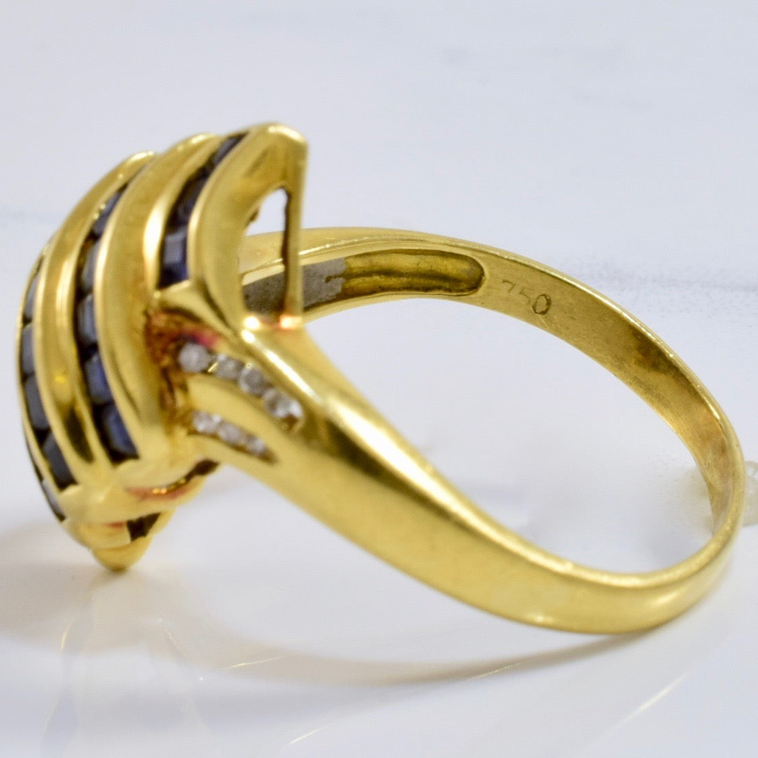 Sapphire and Diamond Ring | 0.07 ctw SZ 8 |