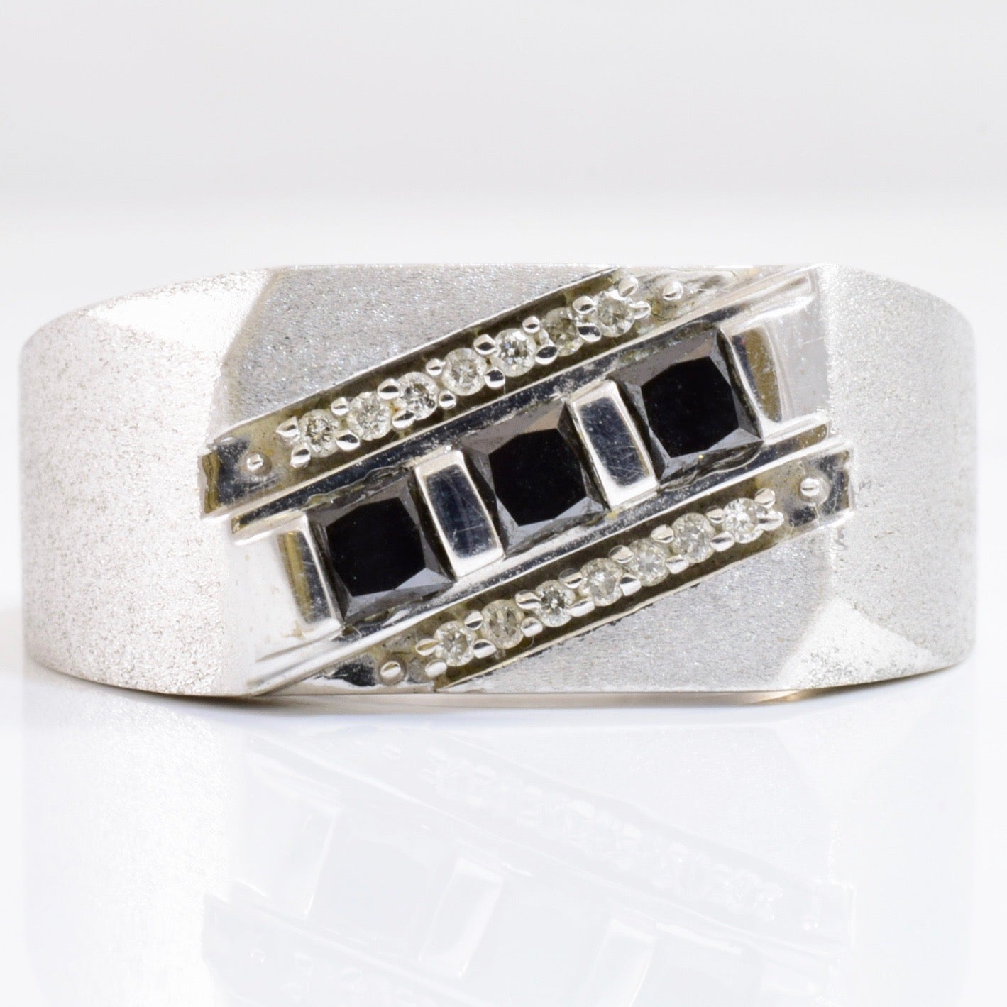 Diamond and Black Diamond Ring | 0.43 ctw SZ 10 |