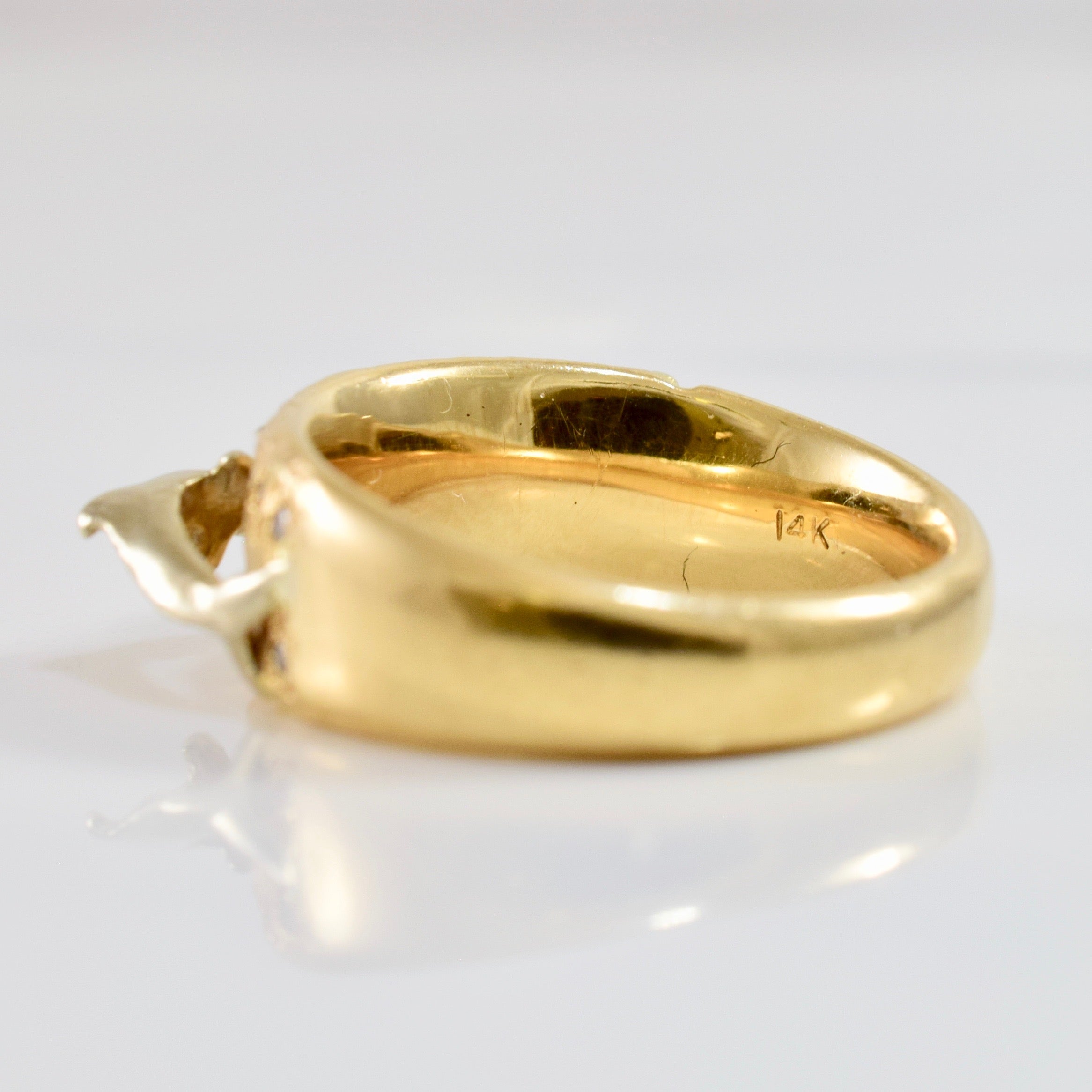 Jumping Gold Dolphin Ring with Diamond Accents | 0.06 ctw | SZ 7.5 |