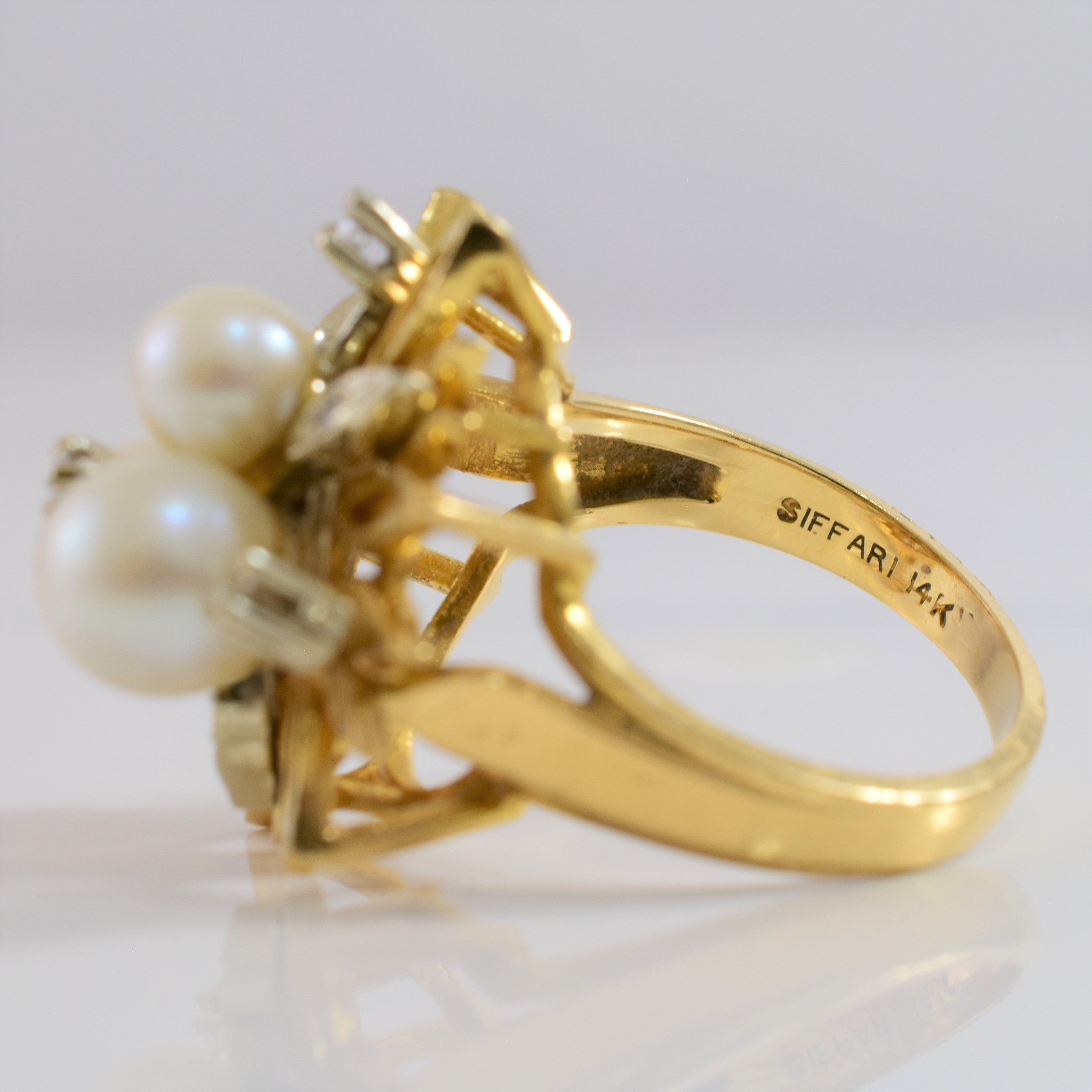 Pearl Cluster and Diamond Ring | 0.12 ctw SZ 6.75 |