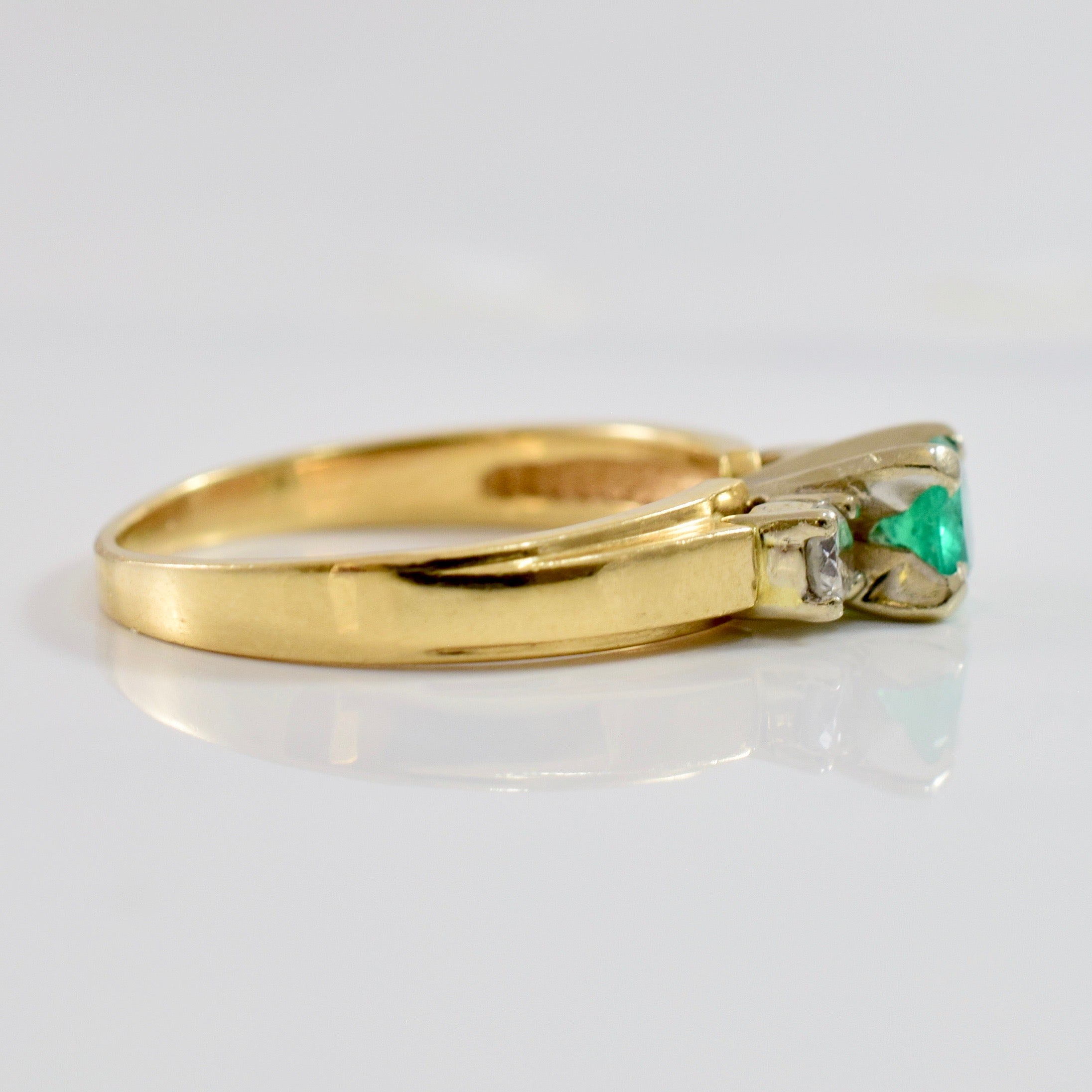 Emerald and Diamond Ring | 0.12 ctw SZ 4.75 |