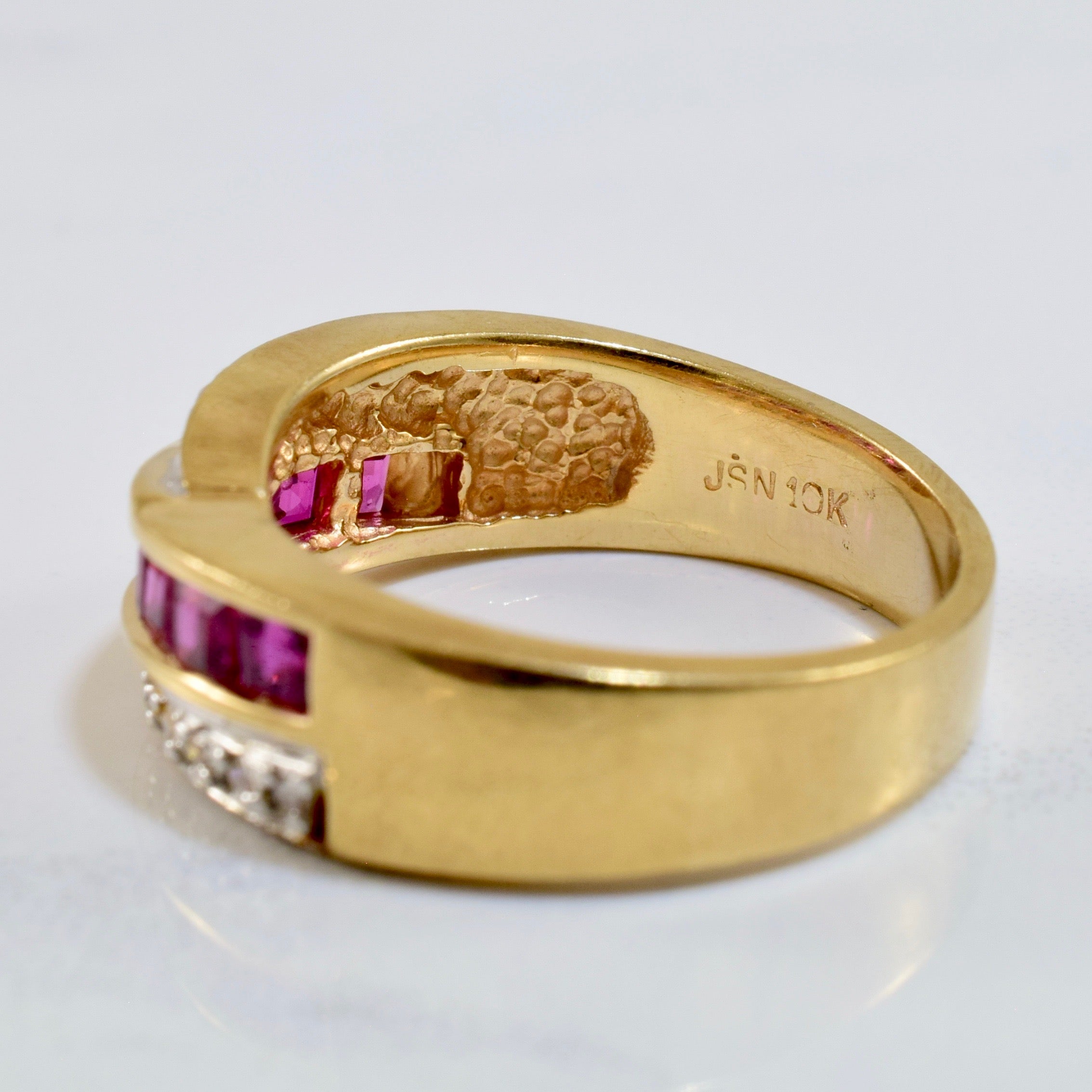 Ruby and Diamond Ring | 0.06 ctw SZ 6.25 |
