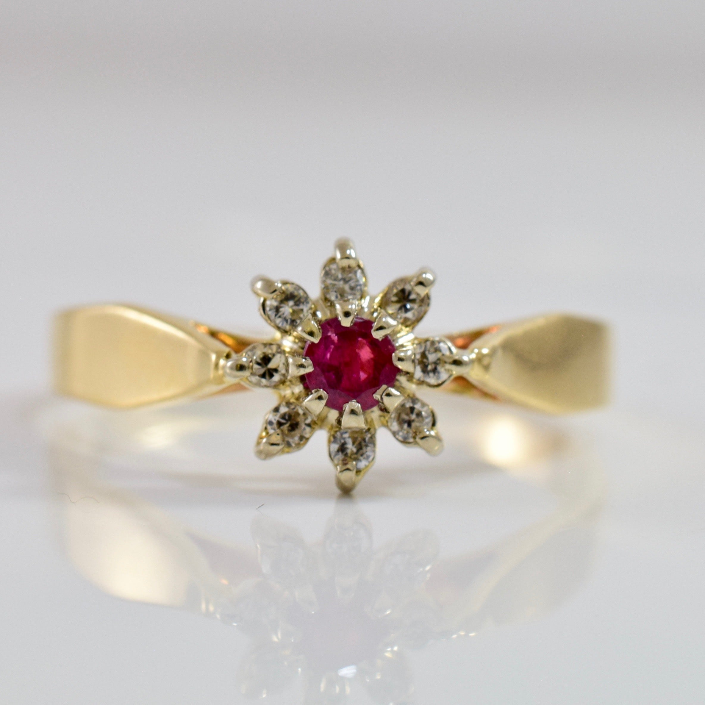 High Set Diamond and Ruby Ring | 0.16 ctw SZ 11.5 |