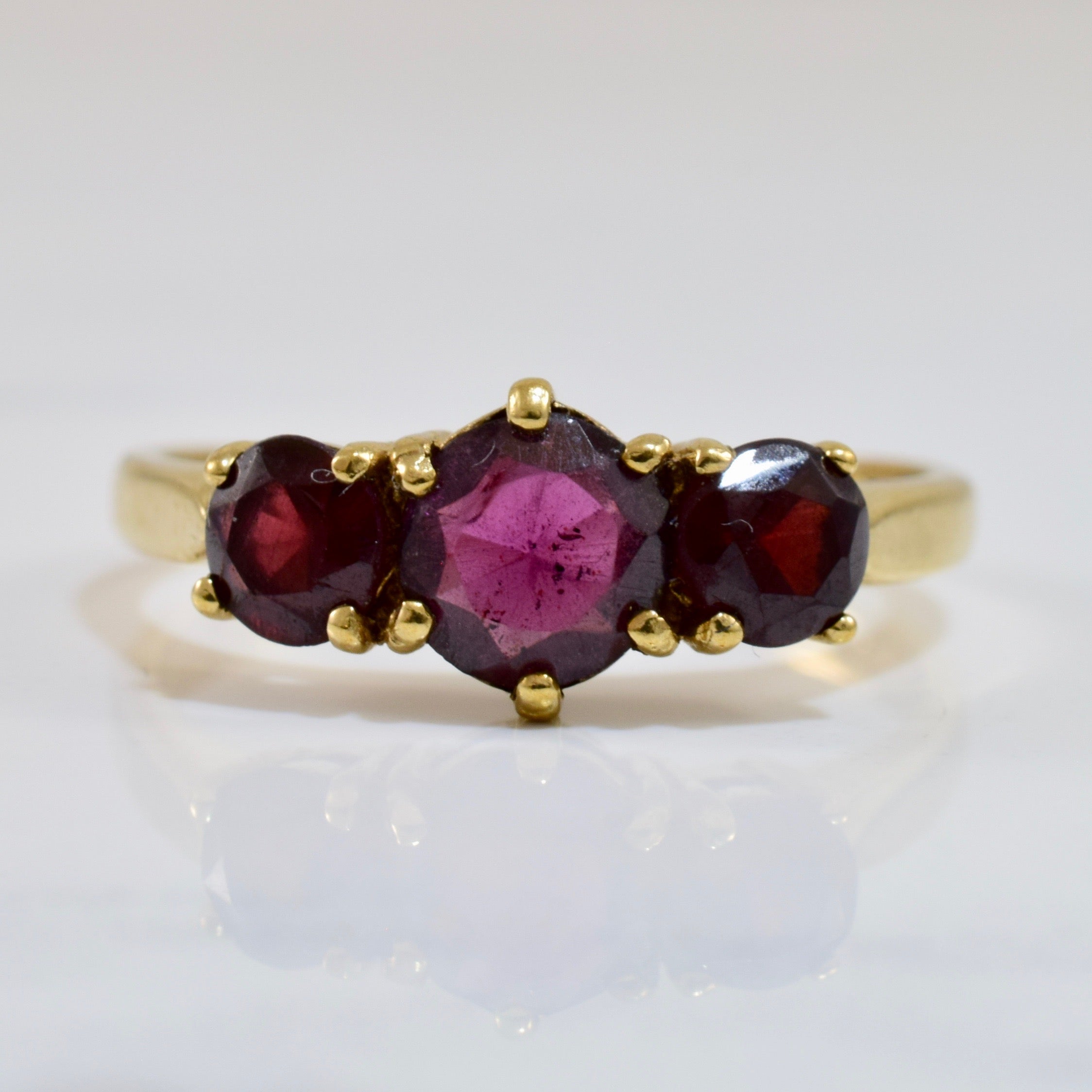 Bague trois pierres grenat | Taille 8,25 |