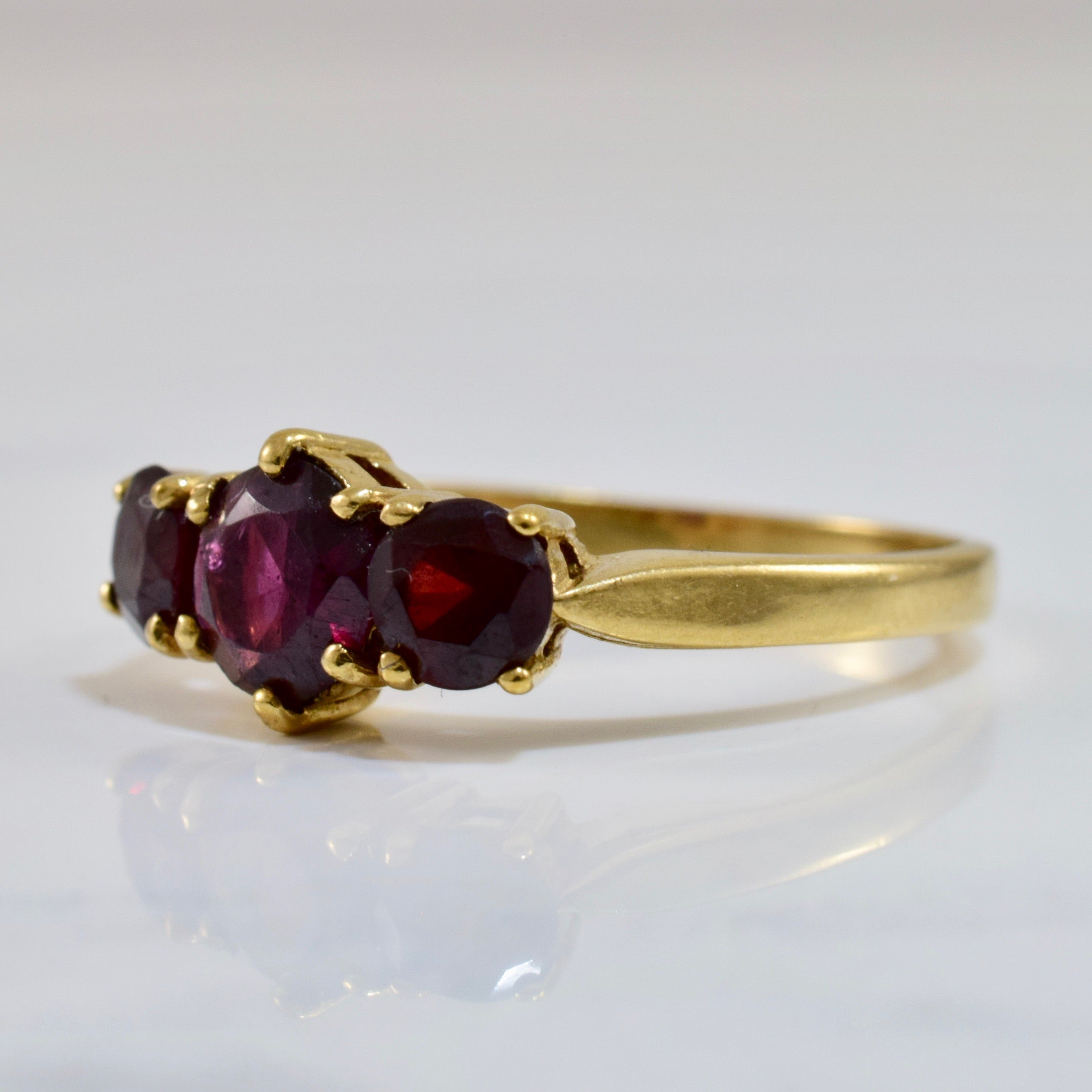 Bague trois pierres grenat | Taille 8,25 |