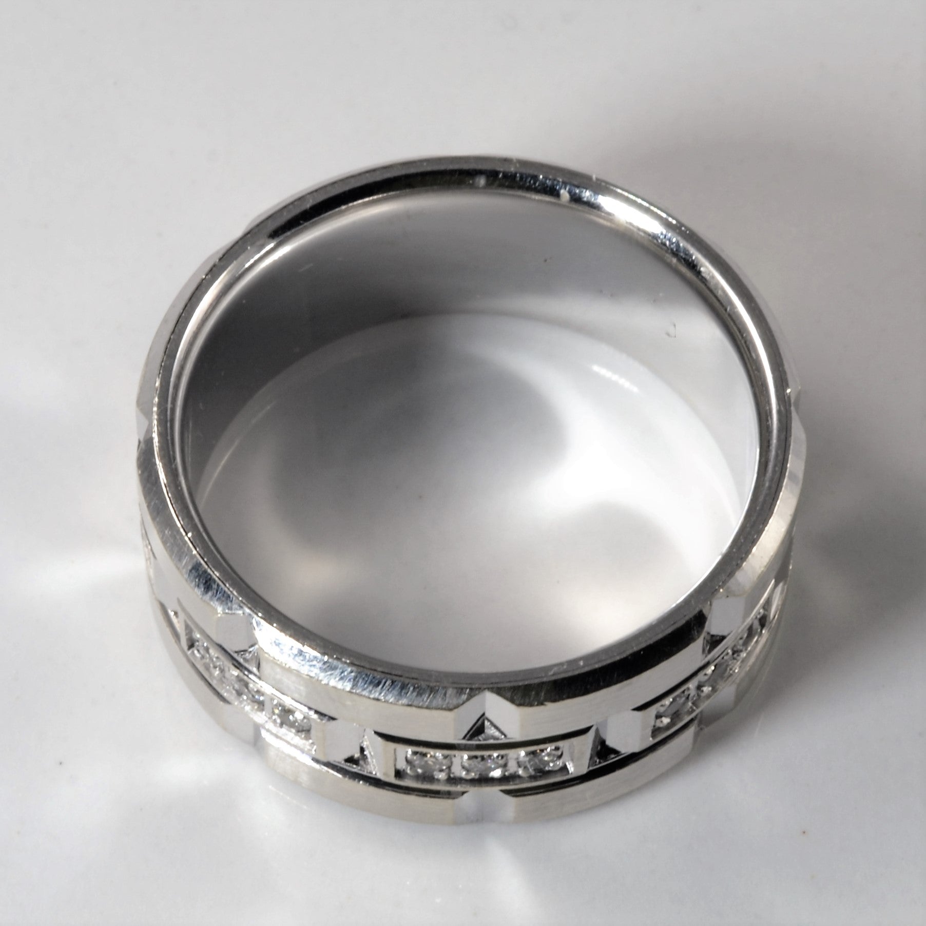 Notched Diamond Band | 0.18ctw | SZ 9 |
