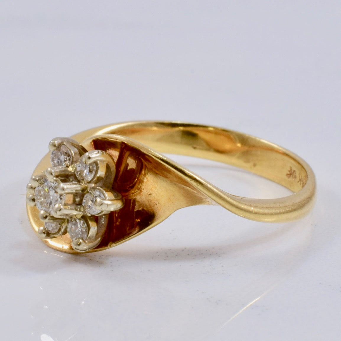 Bague en grappe de diamants en forme de fleur | 0,18 ct au total, taille 7 |