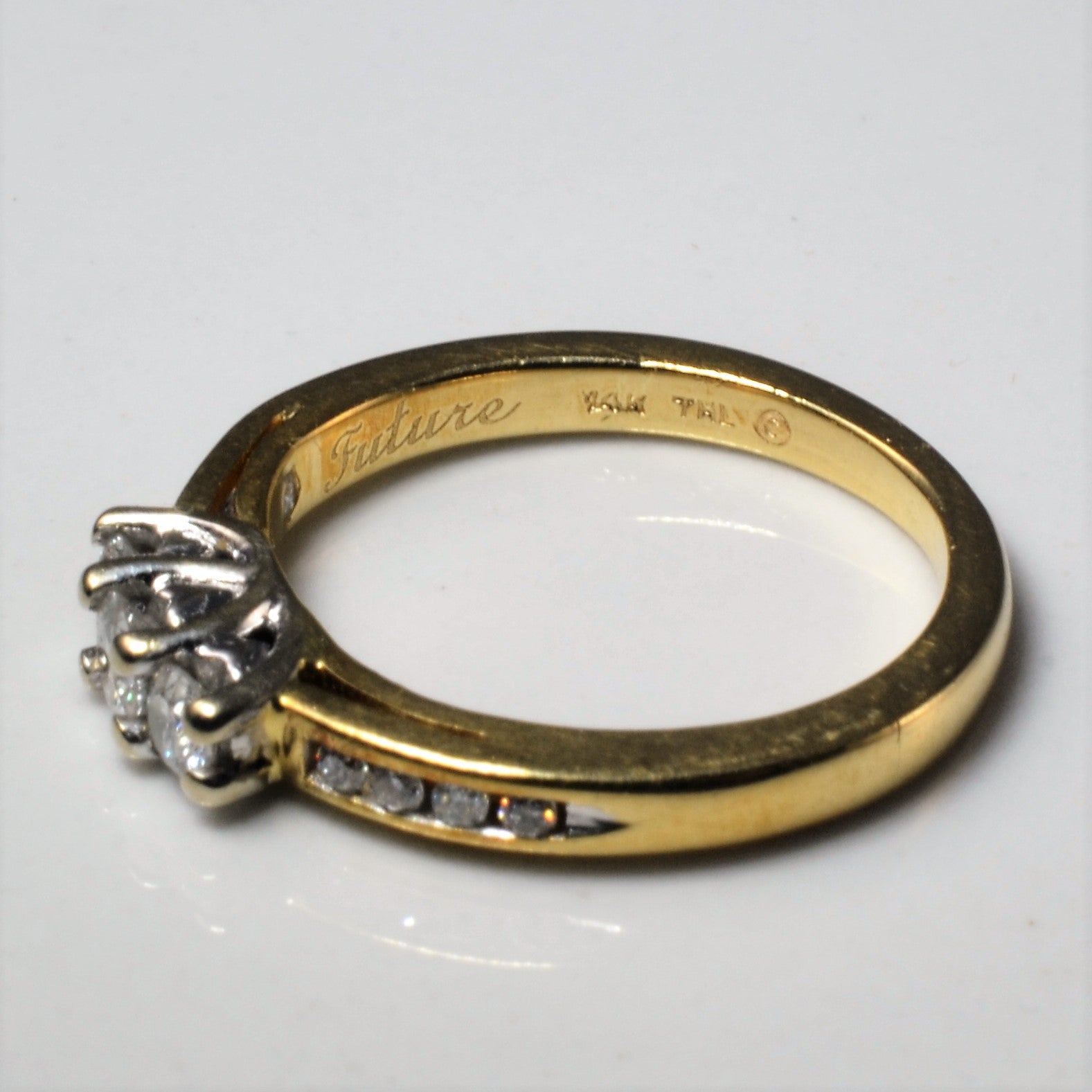 Delicate Three Stone Diamond Ring | 0.28ctw | SZ 4.5 |