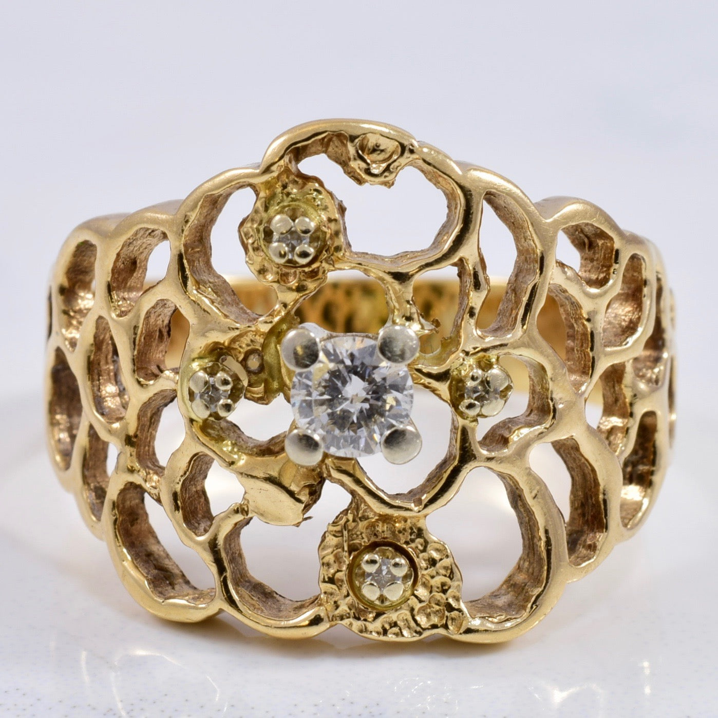 Linked Yellow Gold Diamond Ring | 0.20 ctw SZ 9.5 |