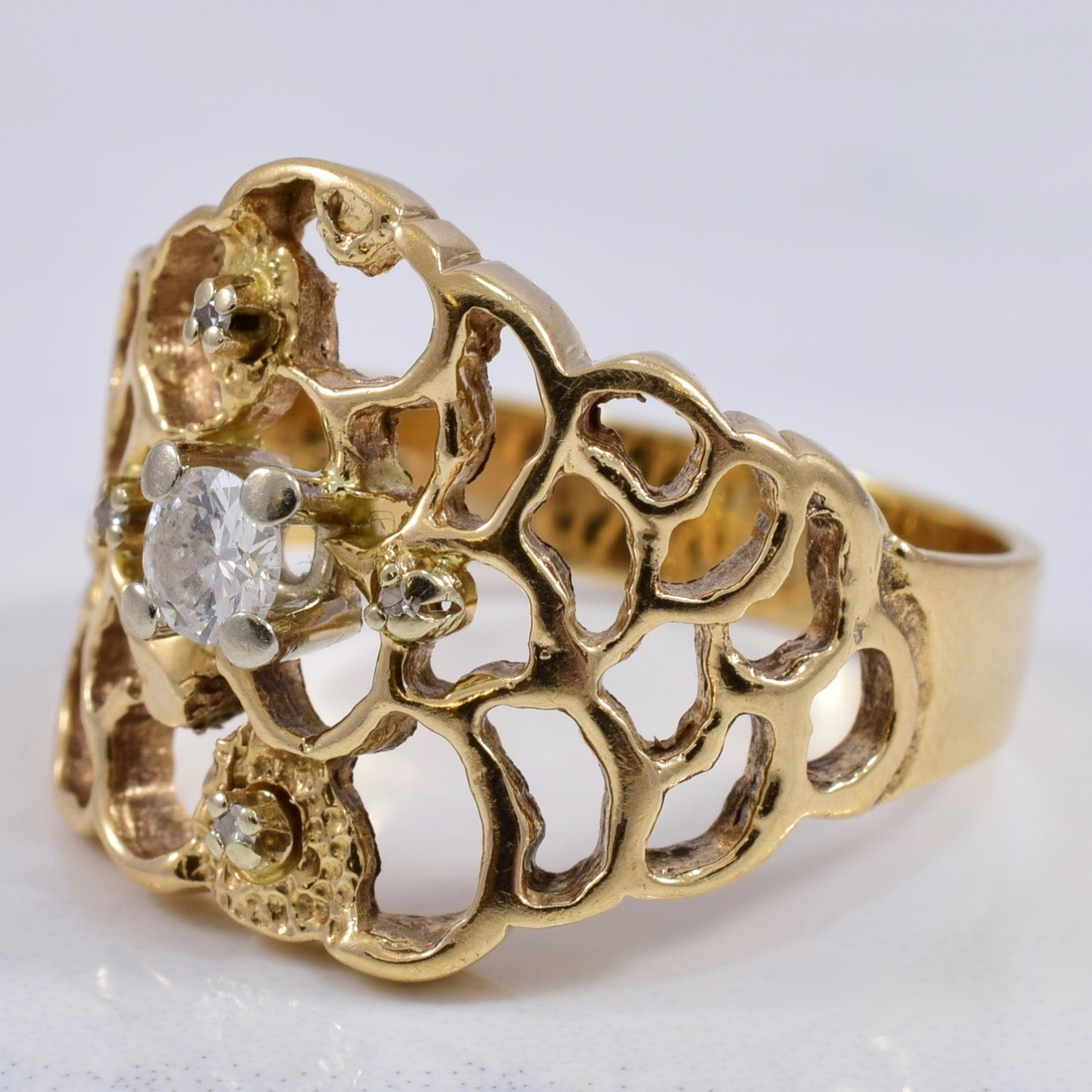 Linked Yellow Gold Diamond Ring | 0.20 ctw SZ 9.5 |