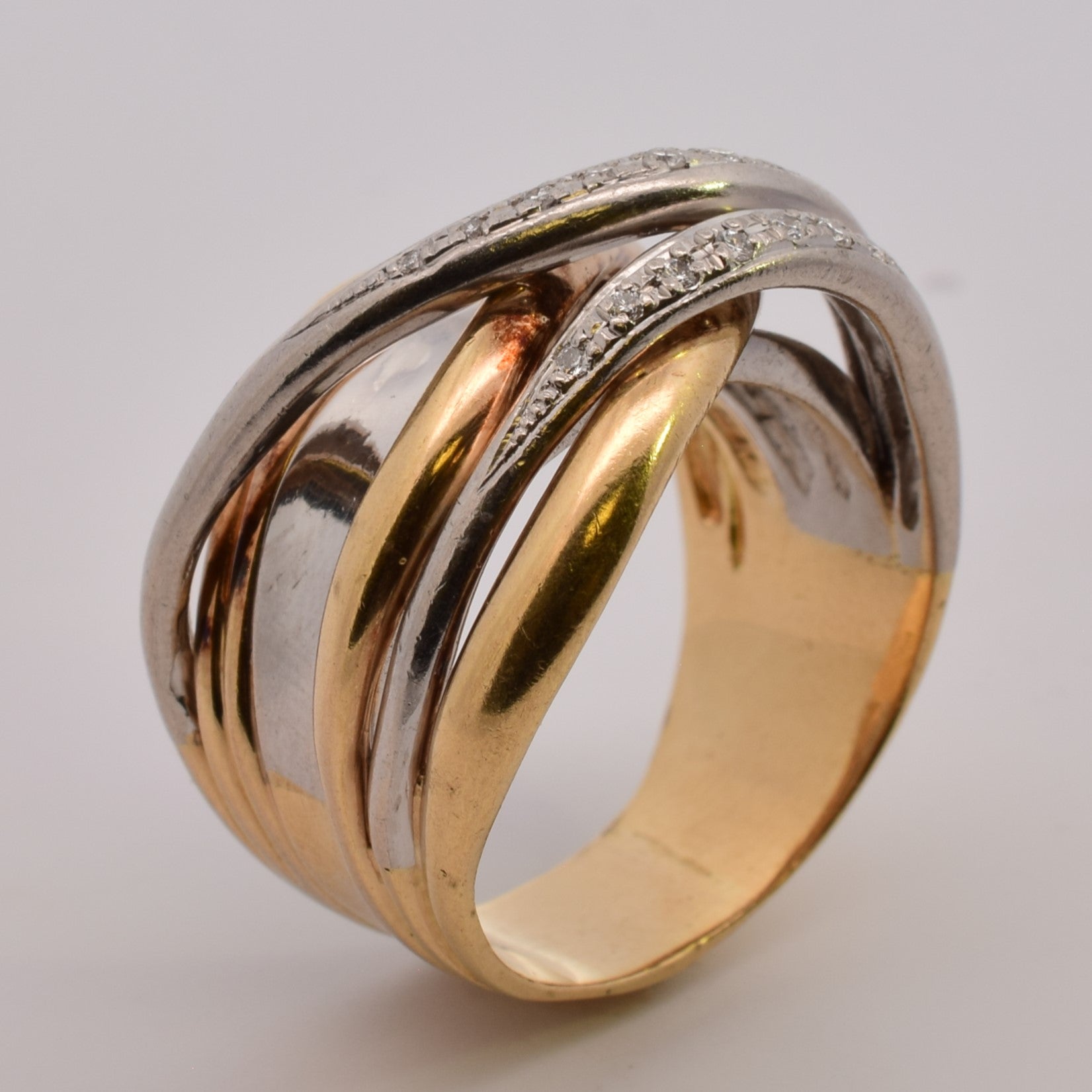 Two Tone Crossover Diamond Ring | 0.12ctw | SZ 9 |