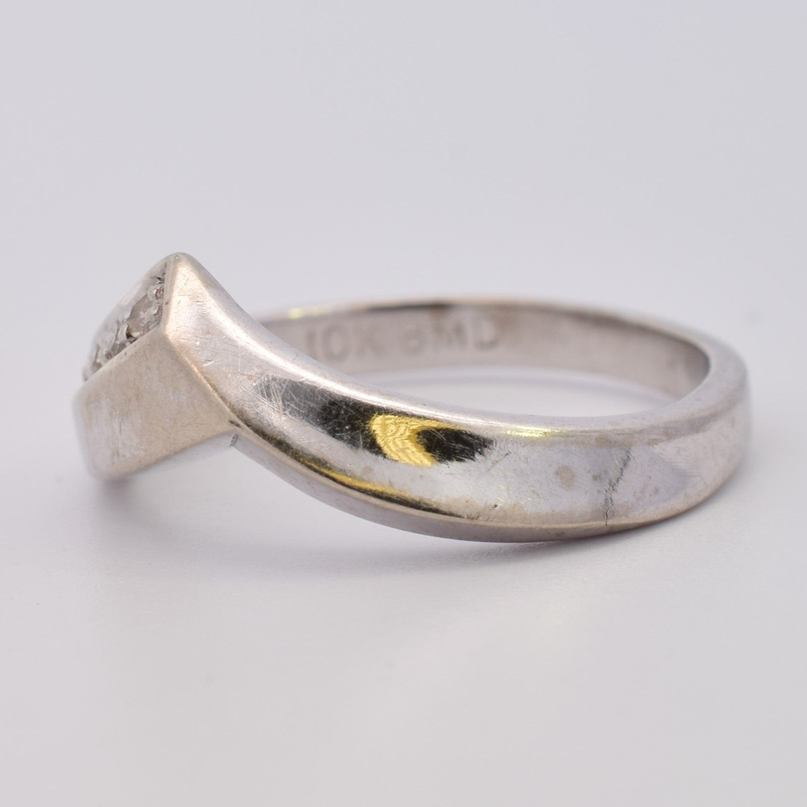 Diamond Chevron Ring | 0.03ctw | SZ 5.25 |