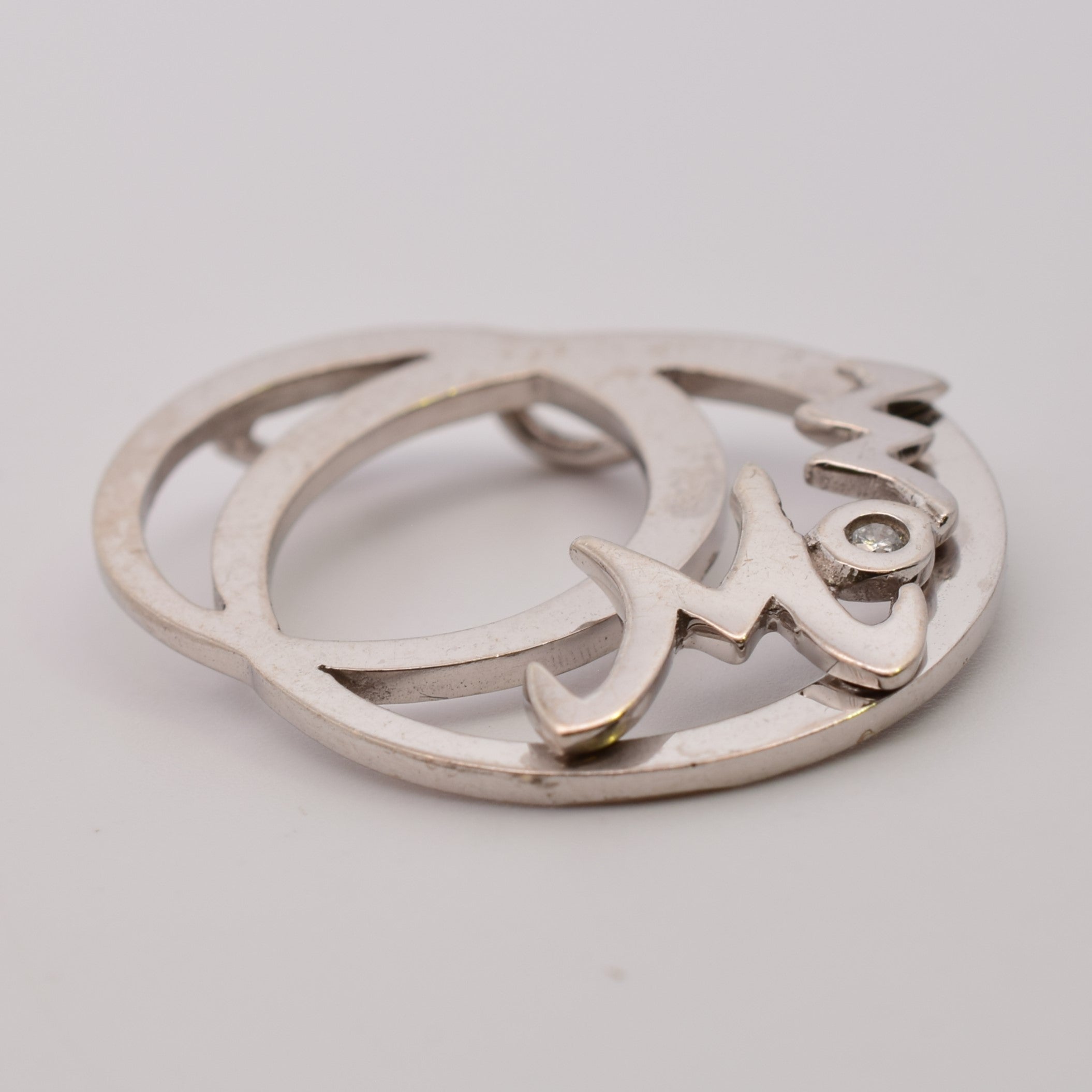 Diamond 'Mom' Pendant | 0.01ct |