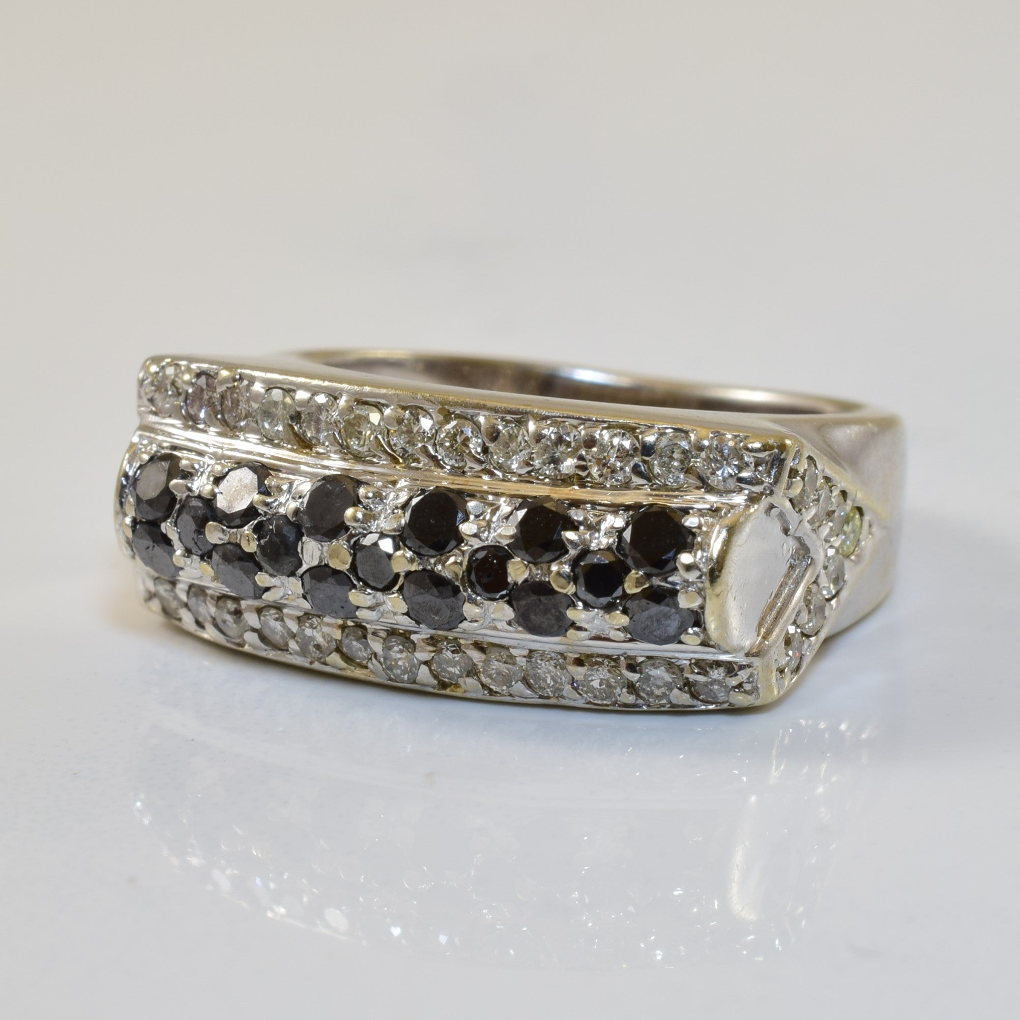 Black & White Diamond Band | 0.51ctw | SZ 6 |