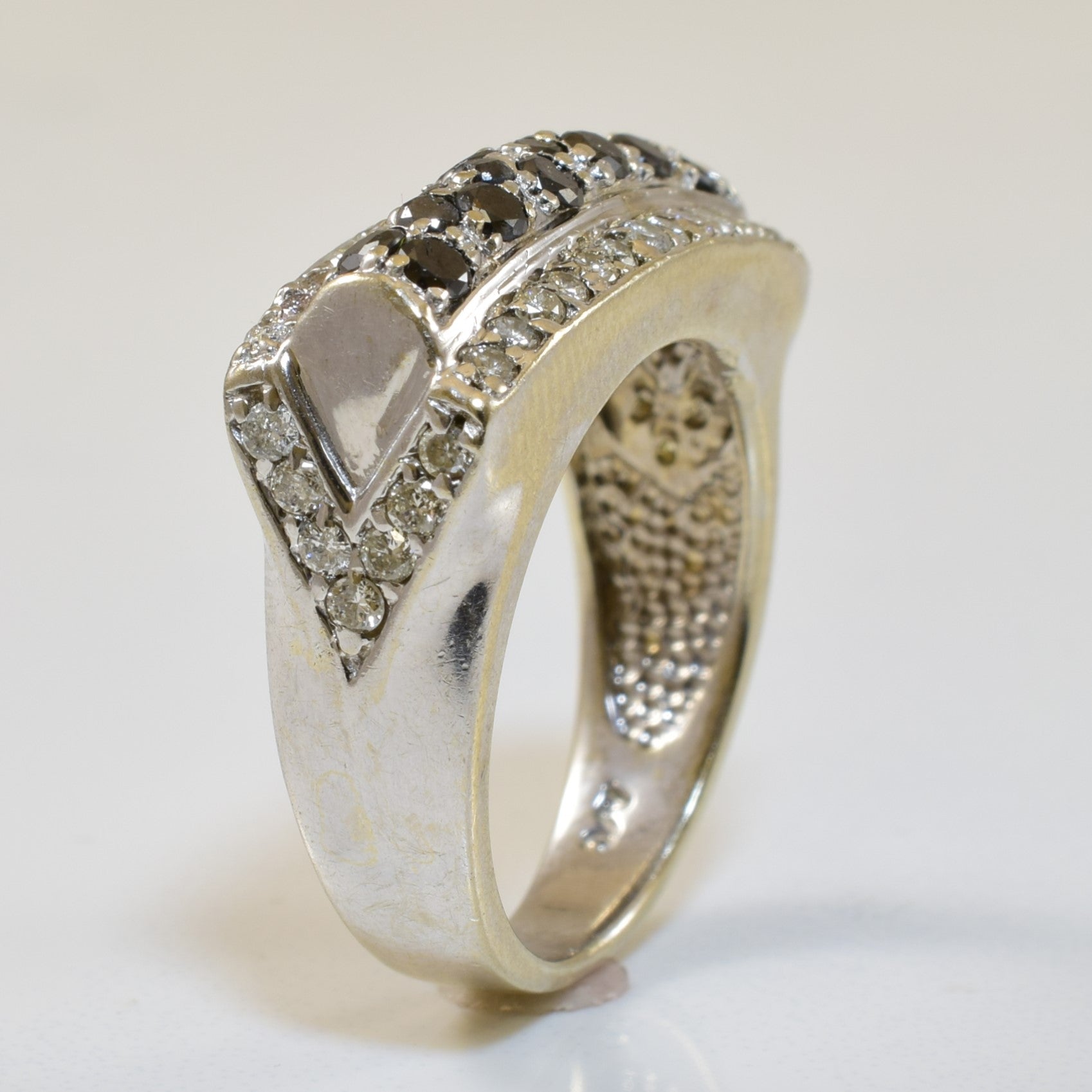 Black & White Diamond Band | 0.51ctw | SZ 6 |