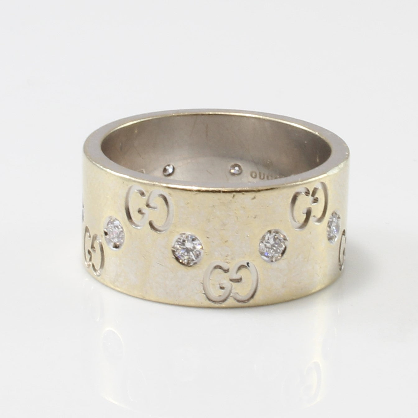 Bague Gucci à anneau large sertie de diamants | 0,30 ct | Taille 7 |