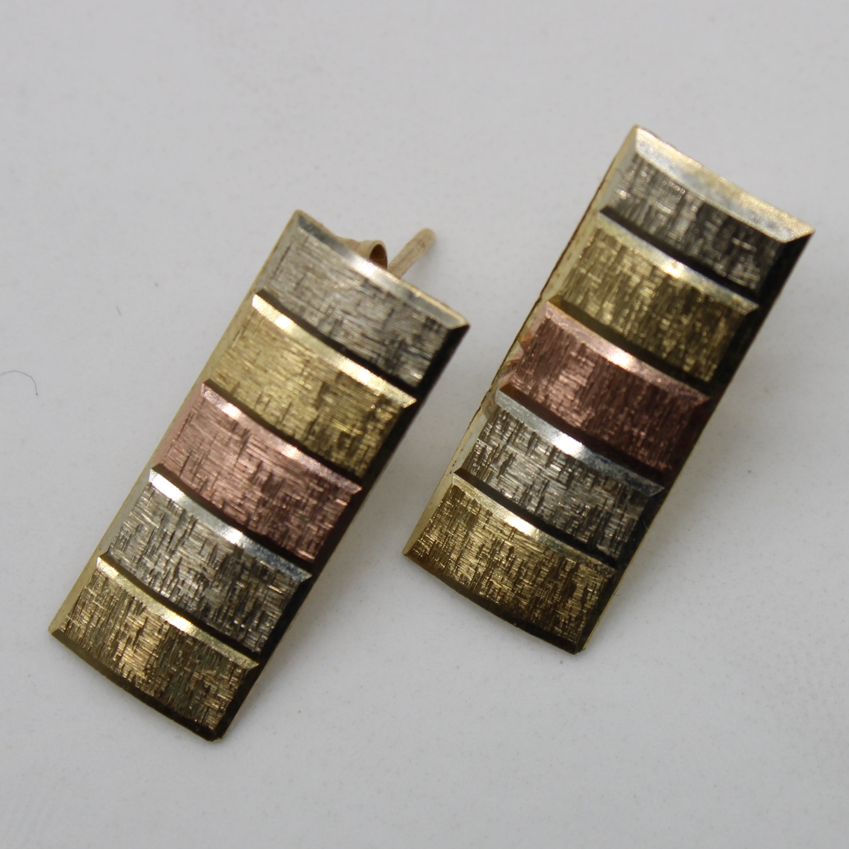 Tri Tone Bar Studs |