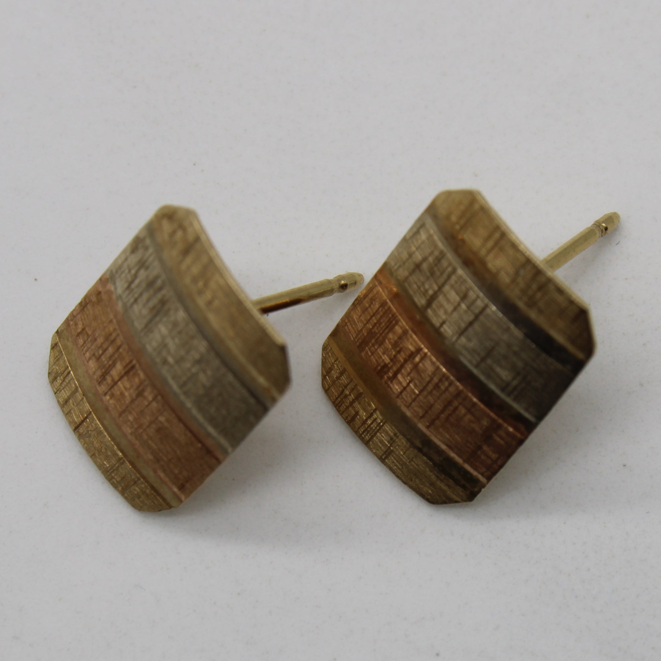 Clous de protection tricolores |