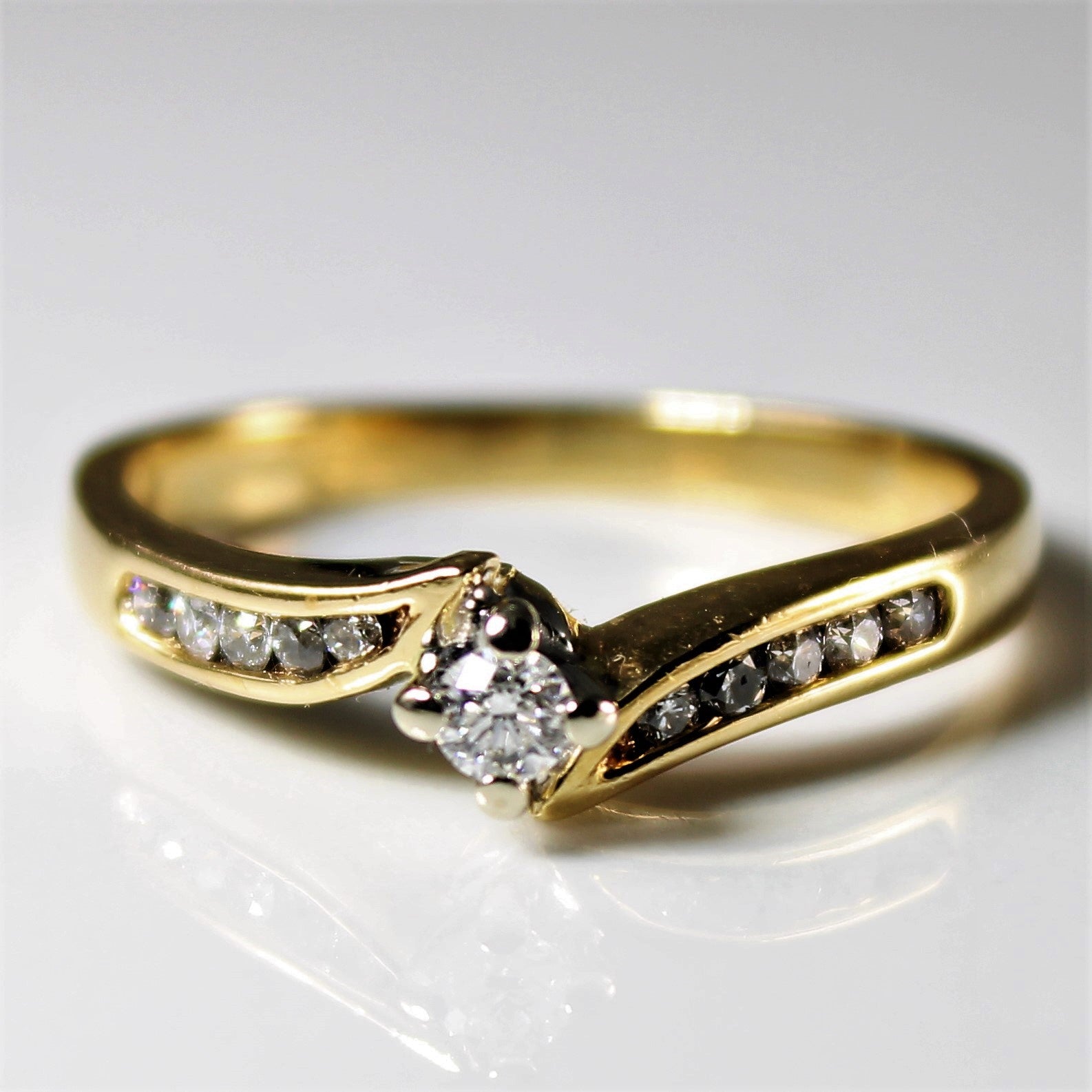 Bypass Side Channel Set Diamond Ring | 0.25ctw | SZ 7 |