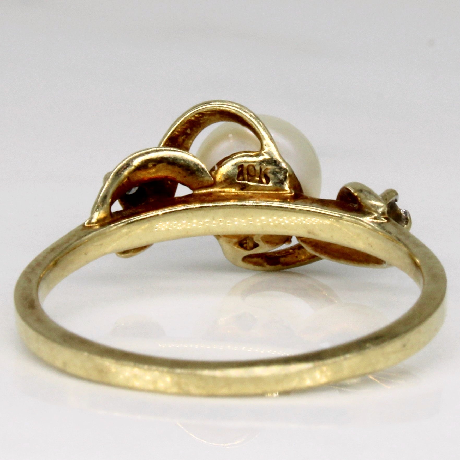 Pearl & Diamond Twist Ring | 0.02ctw | SZ 6.75 |