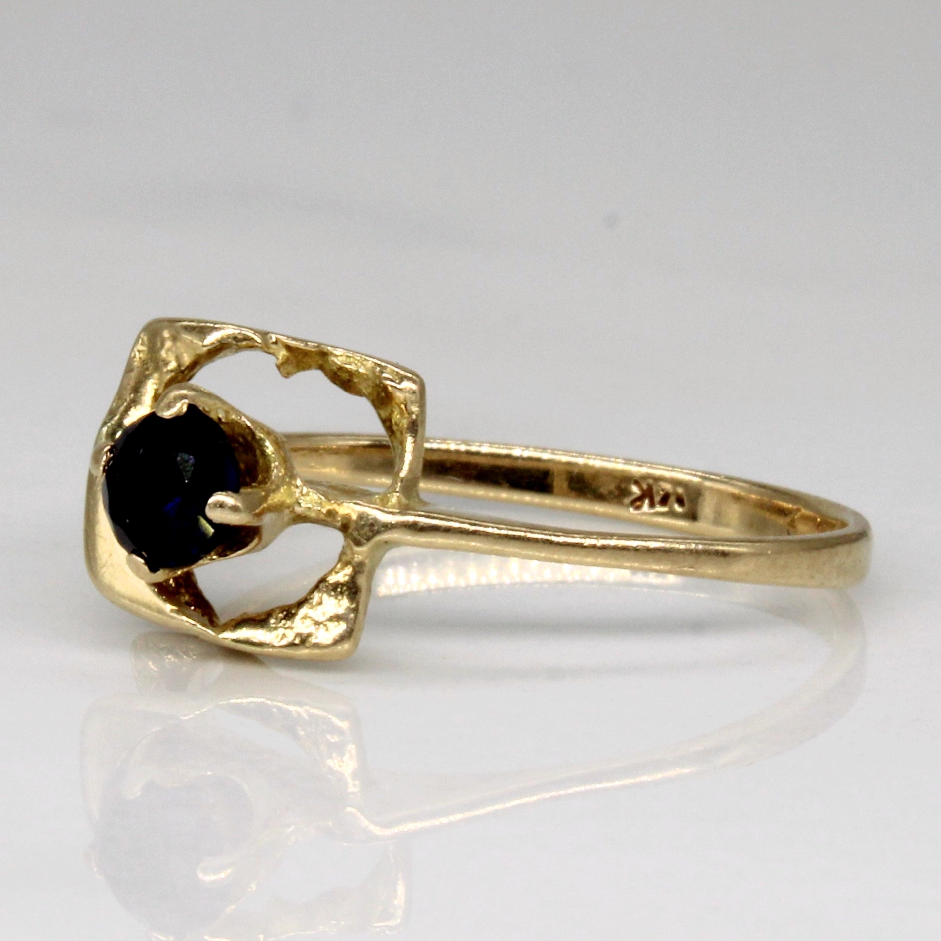 Synthetic Sapphire Abstract Frame Ring | 0.27ct | SZ 5.75 |