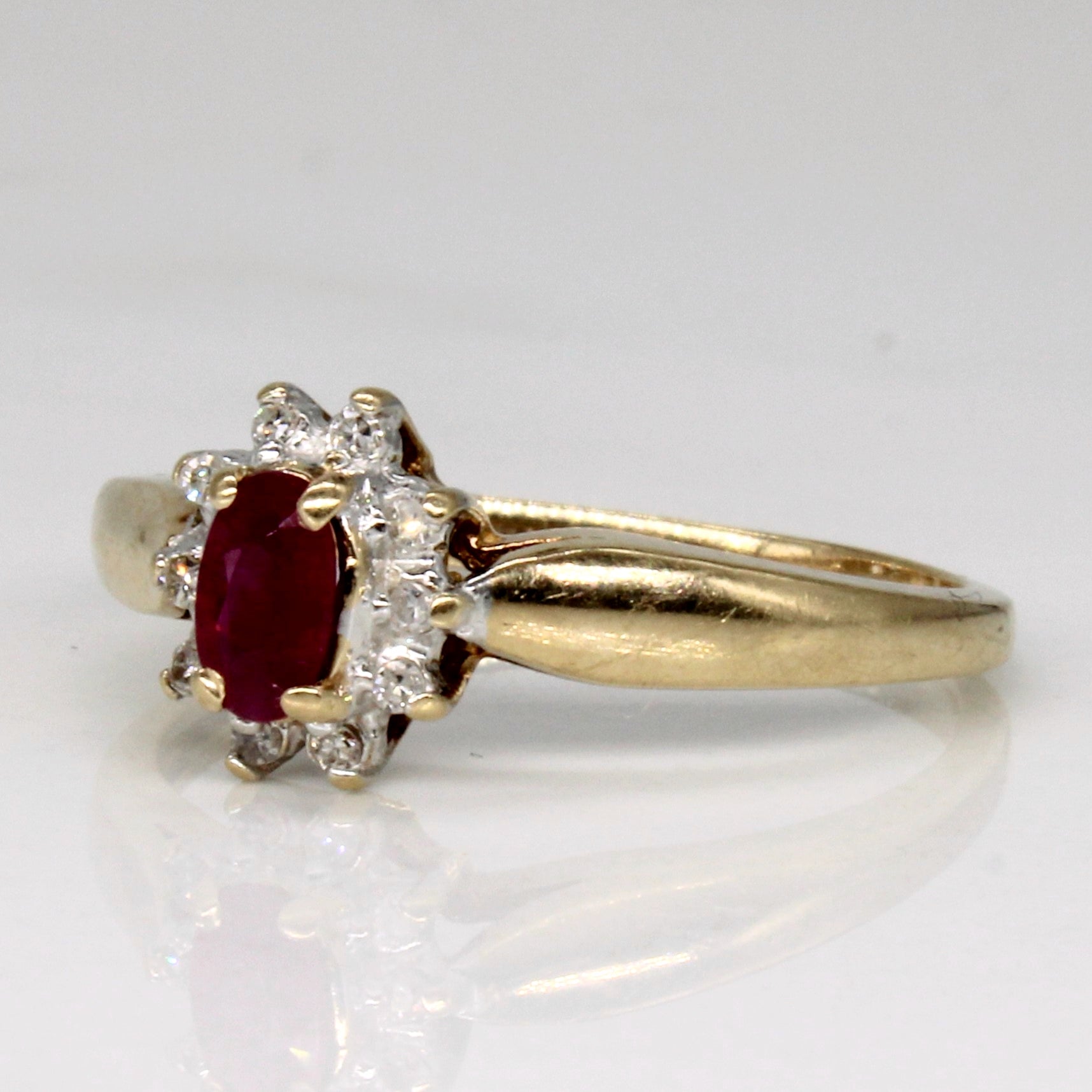 Bague halo rubis et diamants | 0,20 ct, 0,05 ct au total | Taille 7 |