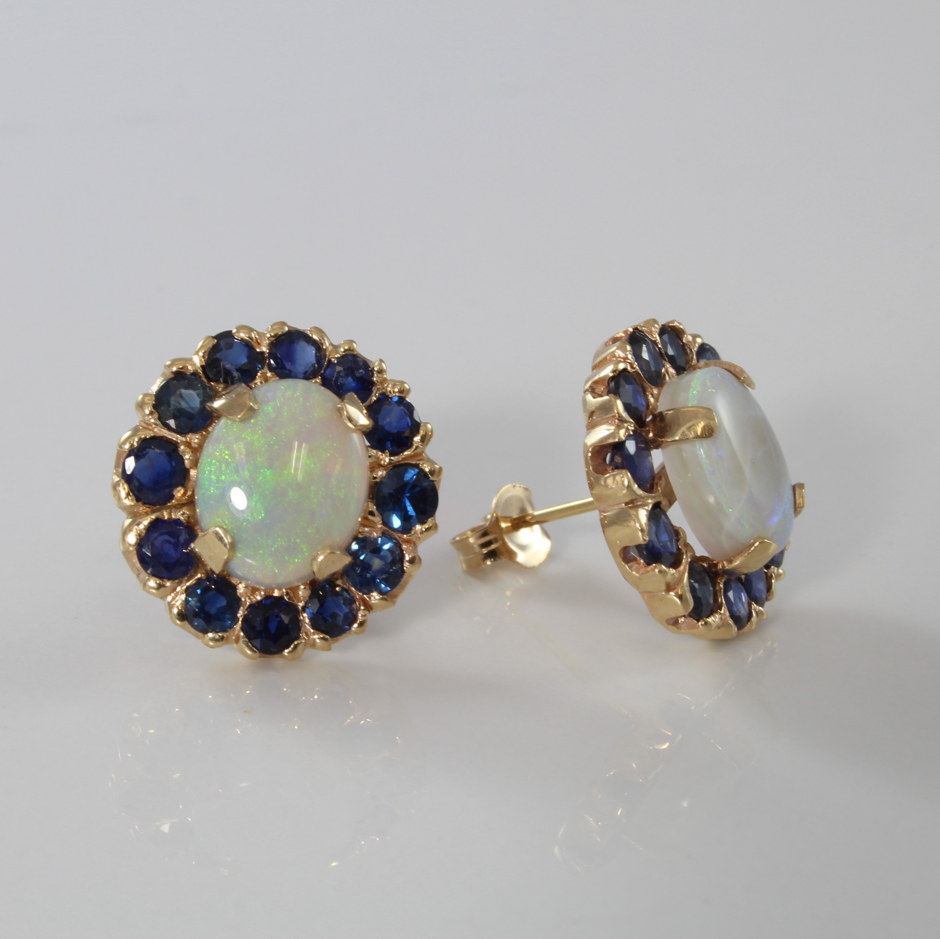 Boucles d'oreilles puces halo opale et saphir | 3,20 ct, 3,36 ct |