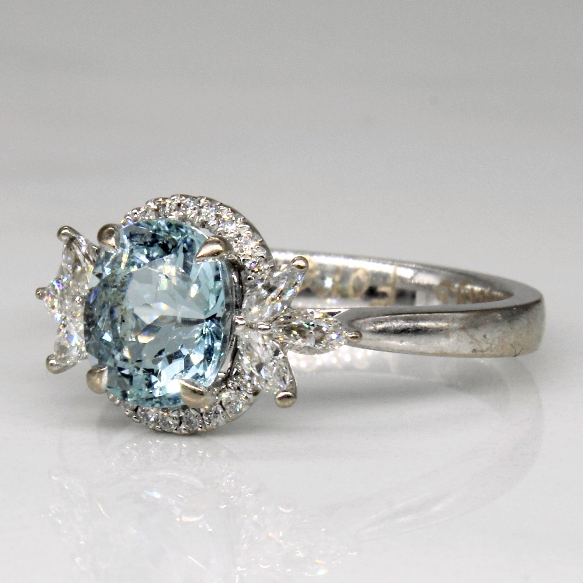 Bague de fiançailles halo aigue-marine et diamants | 1,18 ct, 0,28 ct au total | Taille 6 |