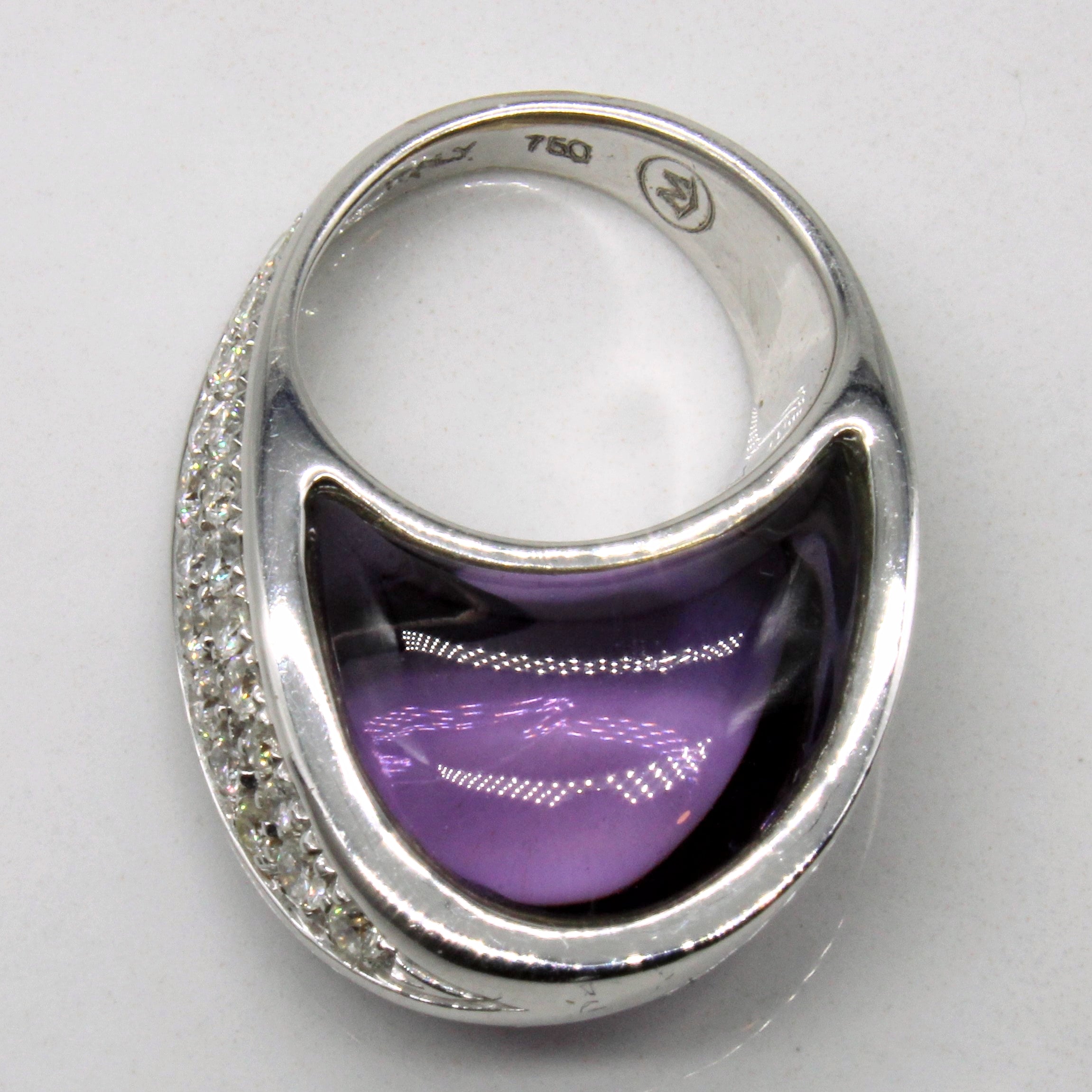 Pendentif cabochon d'améthyste et diamants | 6,85 ct, 0,27 ct au total |