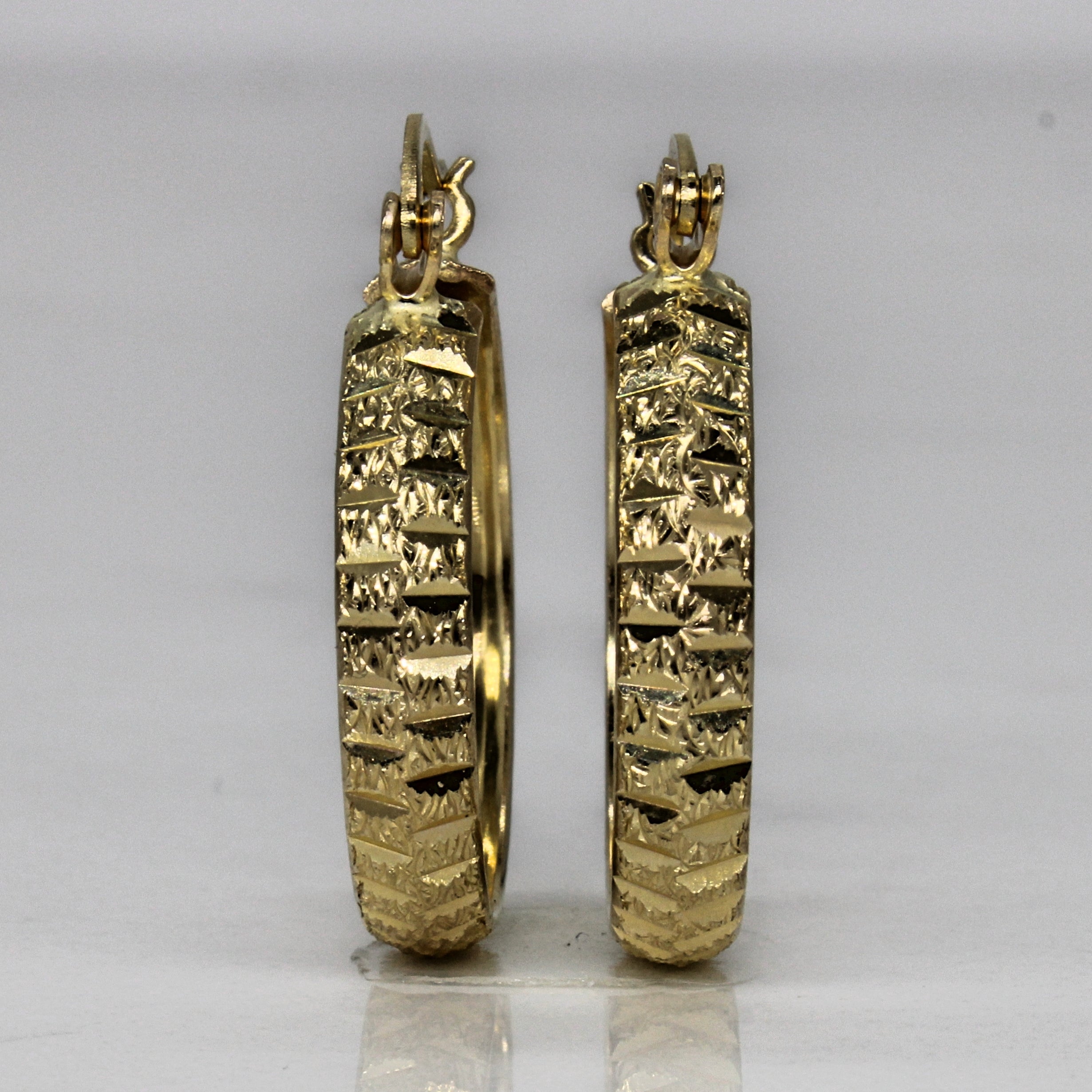 Textured Yellow Gold Hoop Earrings |